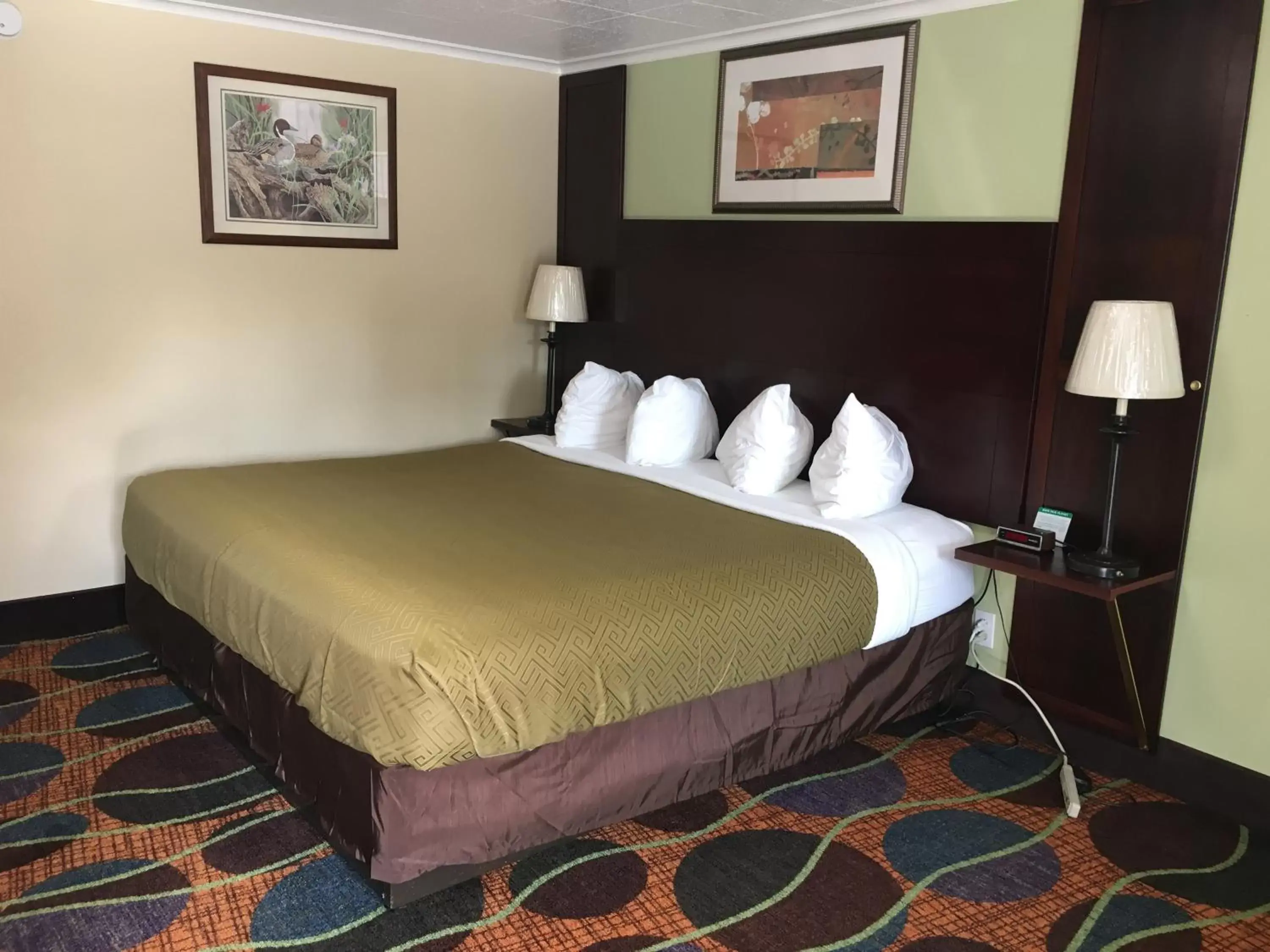 Bed in colony motel Jamestown Bed in colony motel Jamestown