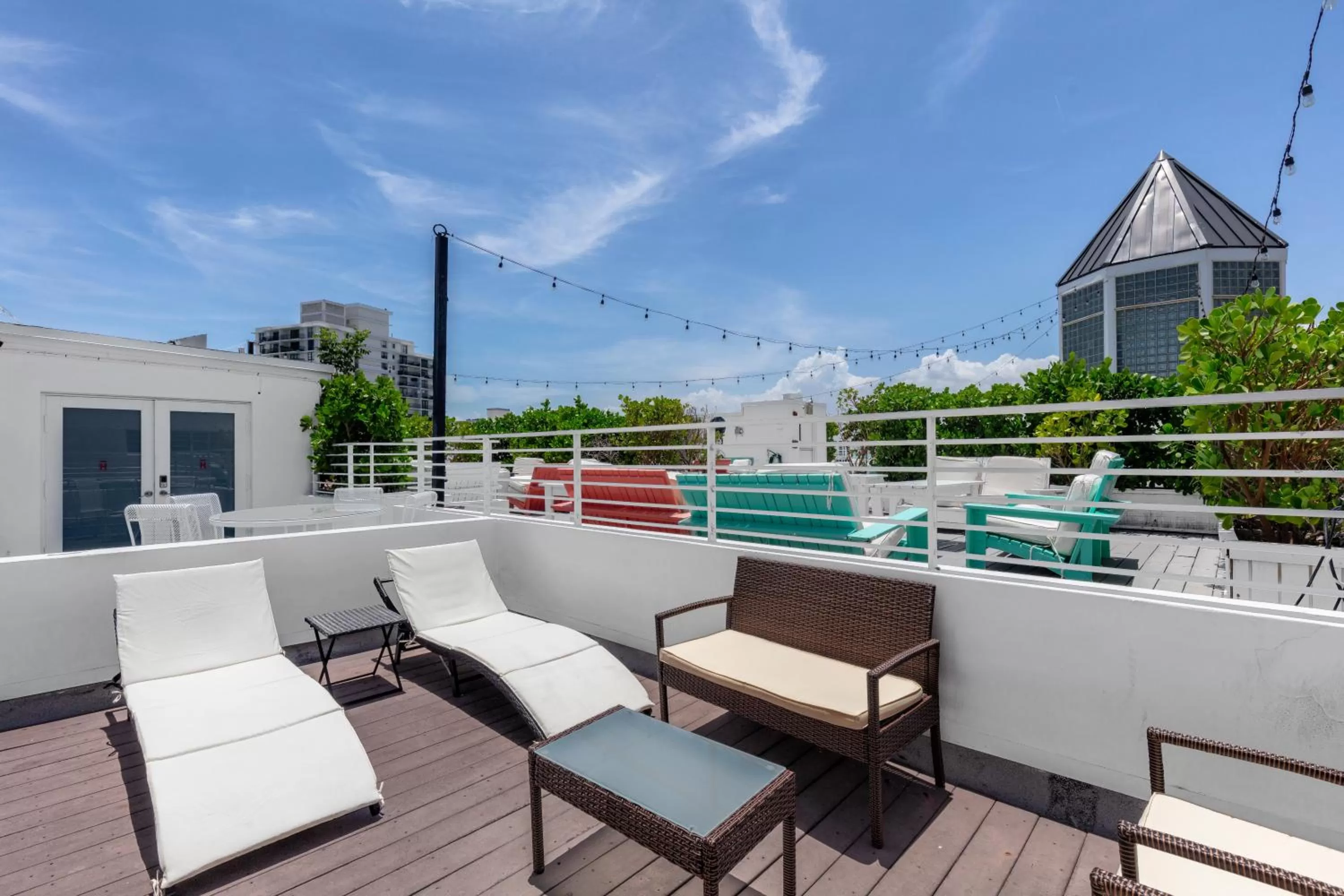 Balcony/Terrace in Townhouse by Luxurban