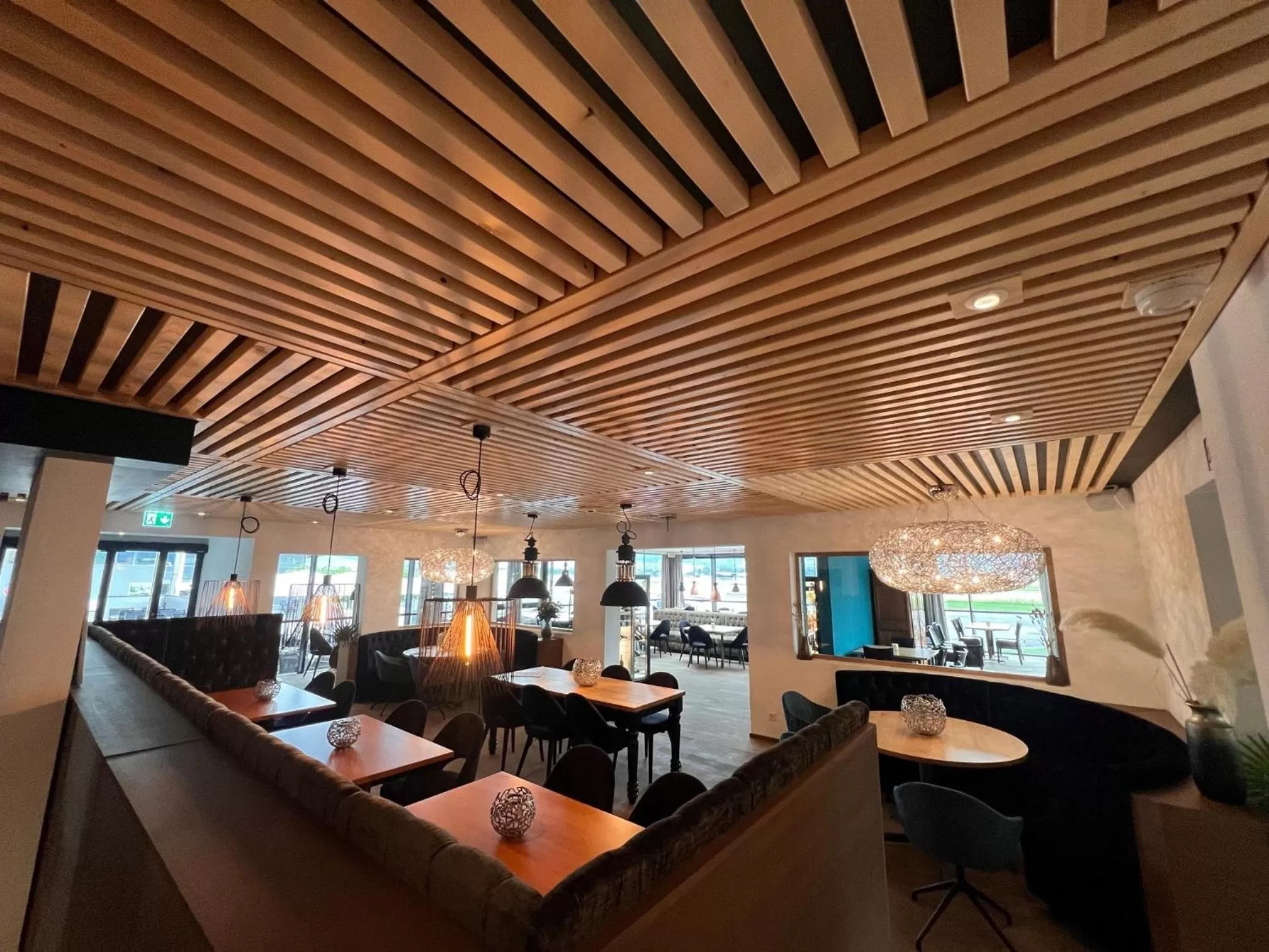 Restaurant/places to eat in AMANTE Hotel