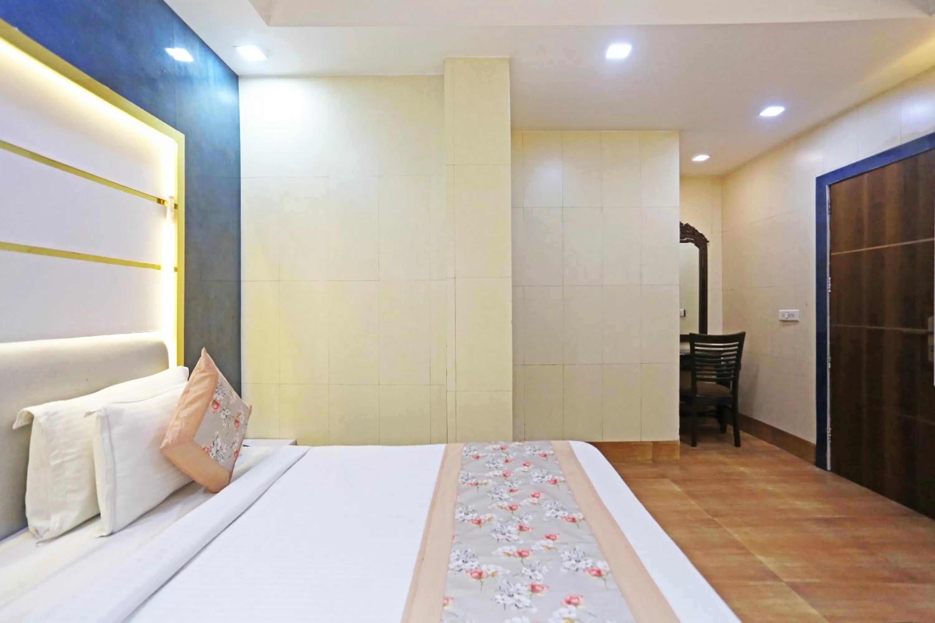 Photo of the whole room, Bed in Hotel Preet Palace -5 Mints Walk From Nizamuddin Railway Station