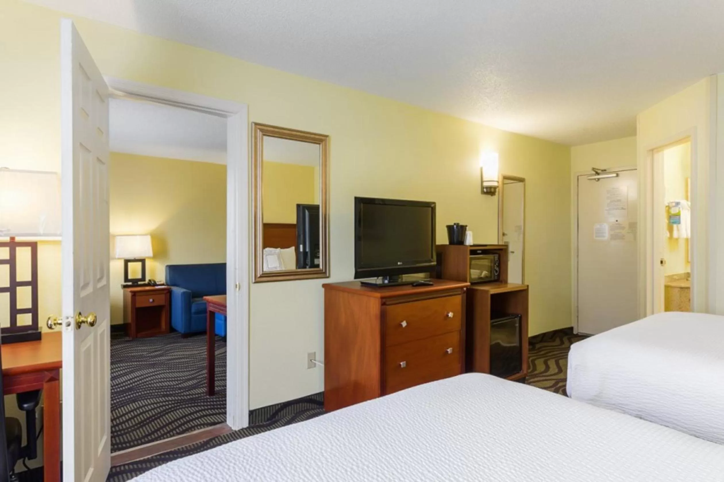 Bed in Baymont by Wyndham Savannah Midtown