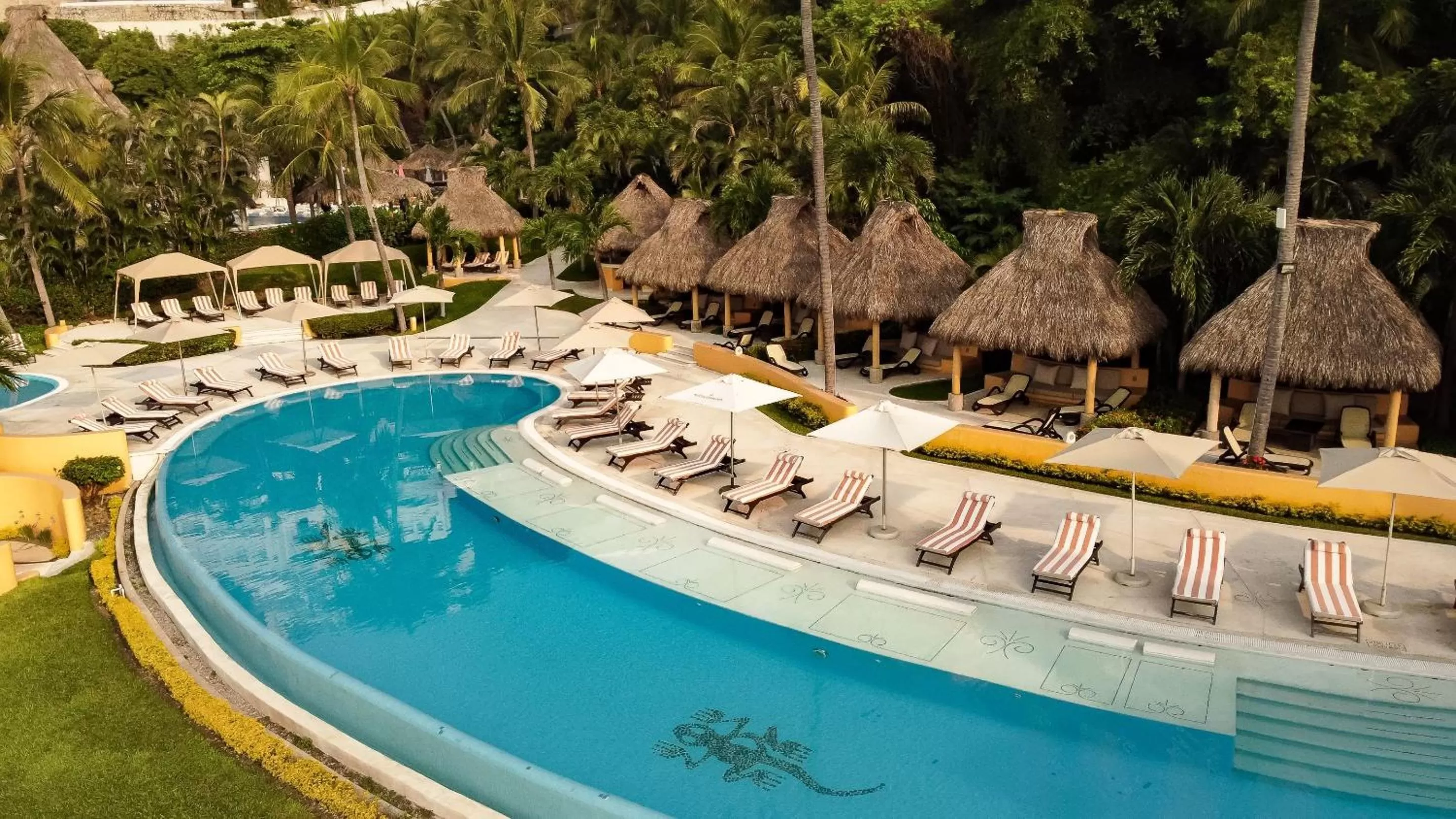 Swimming pool in Quinta Real Acapulco