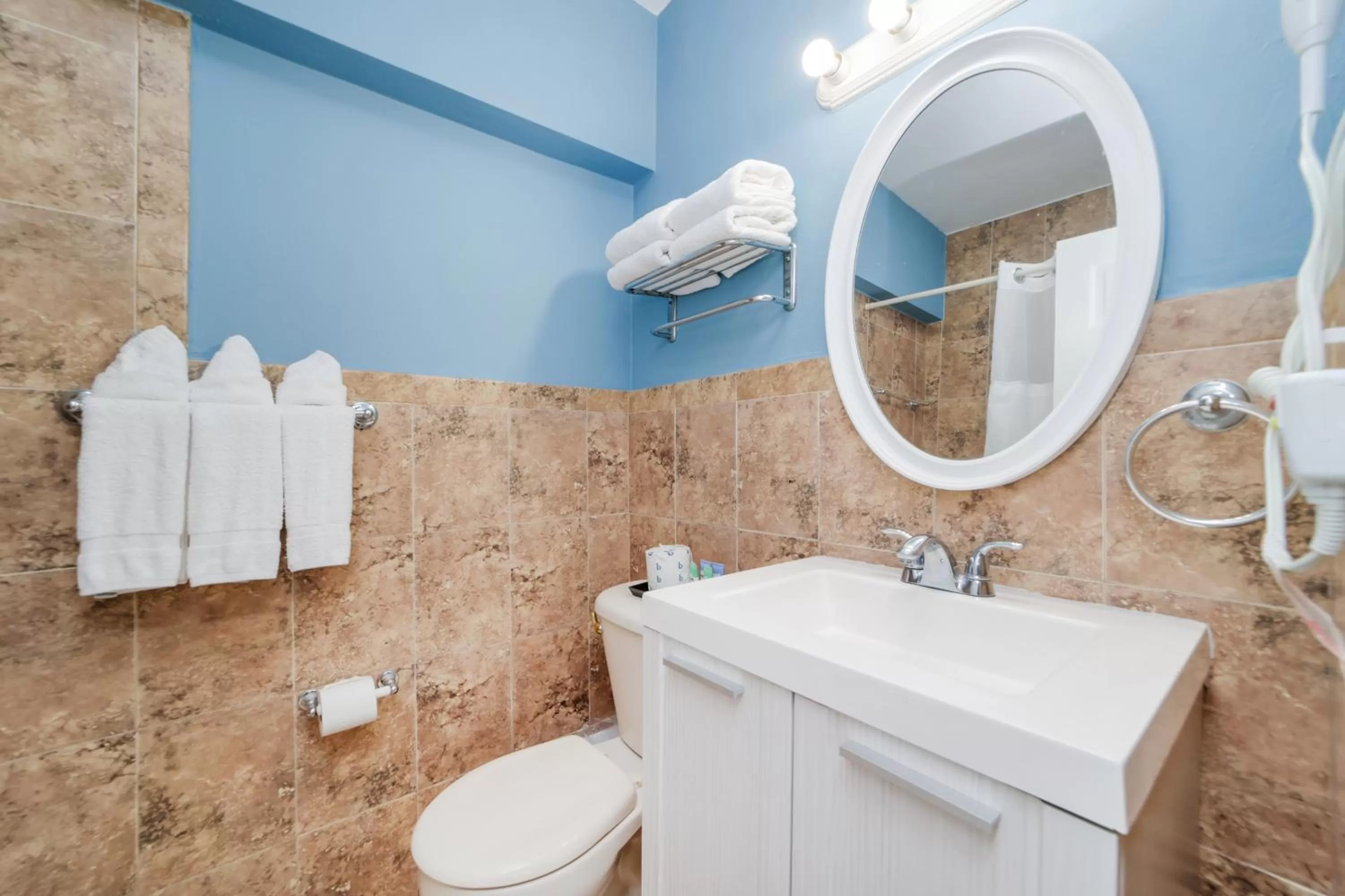 Toilet in Starlite Hotel