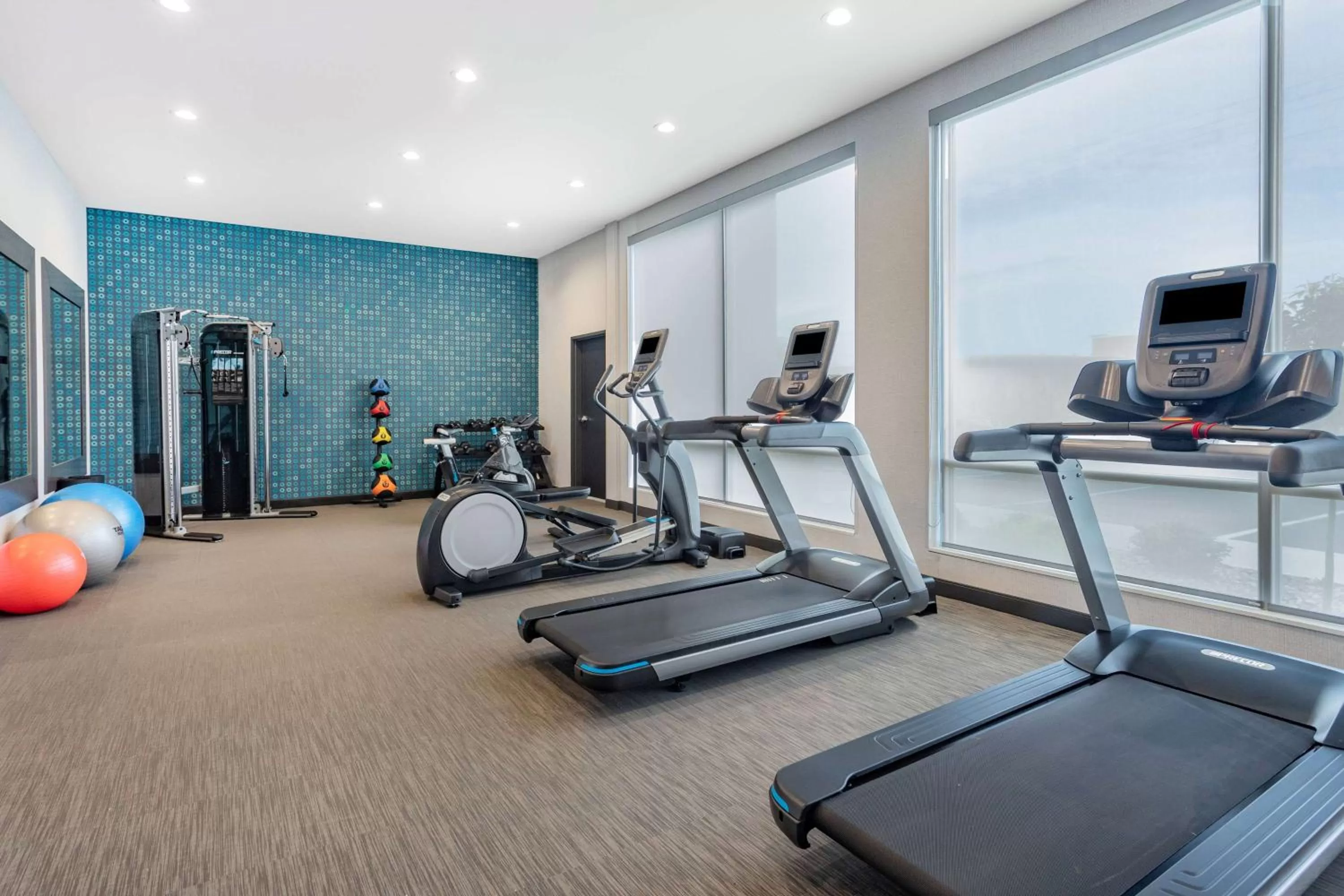 Fitness centre/facilities in LaQuinta Suites by Wyndham South Bend Notre Dame Area