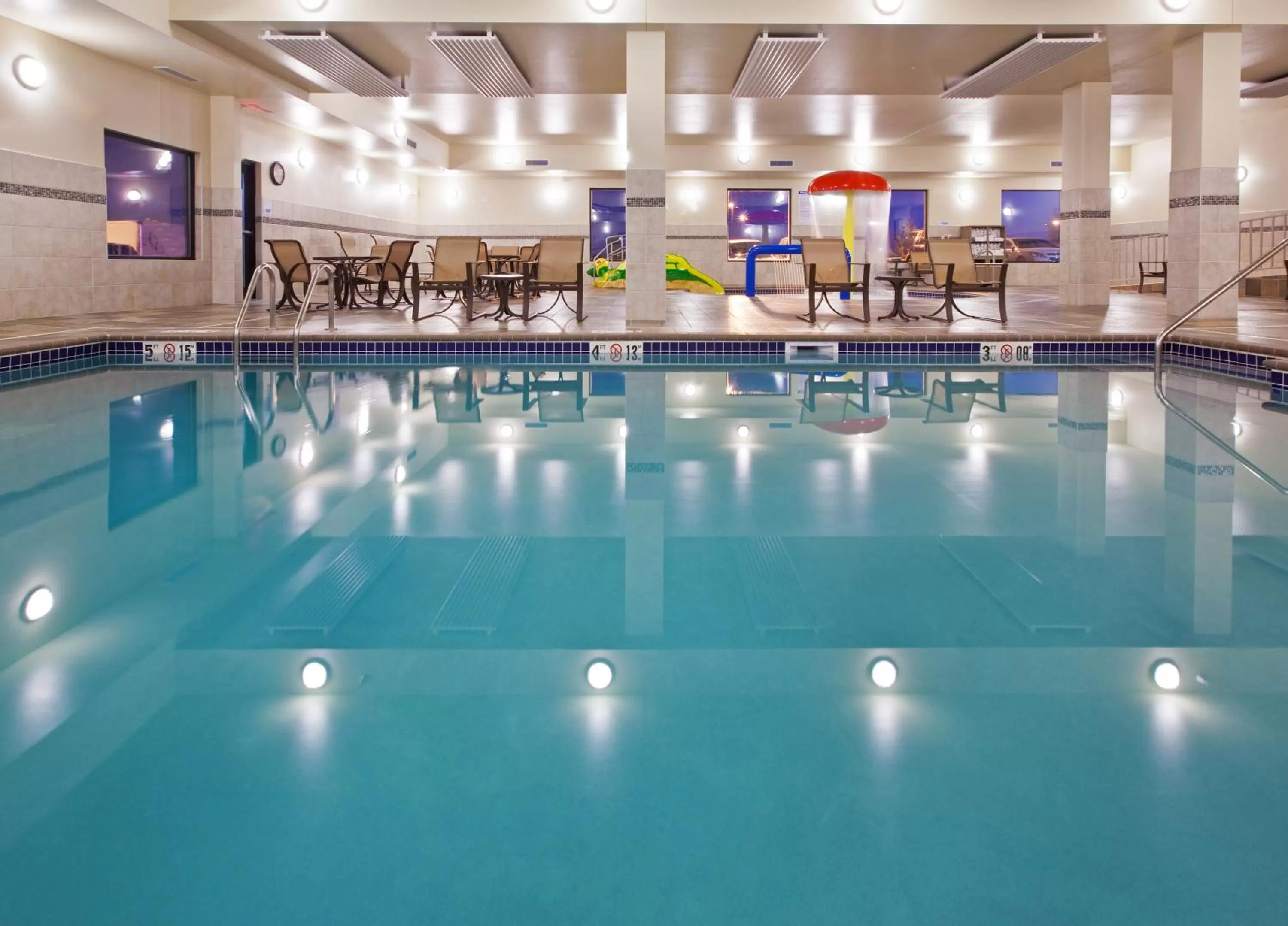 Swimming pool in Holiday Inn Express & Suites Sioux Falls Southwest by IHG