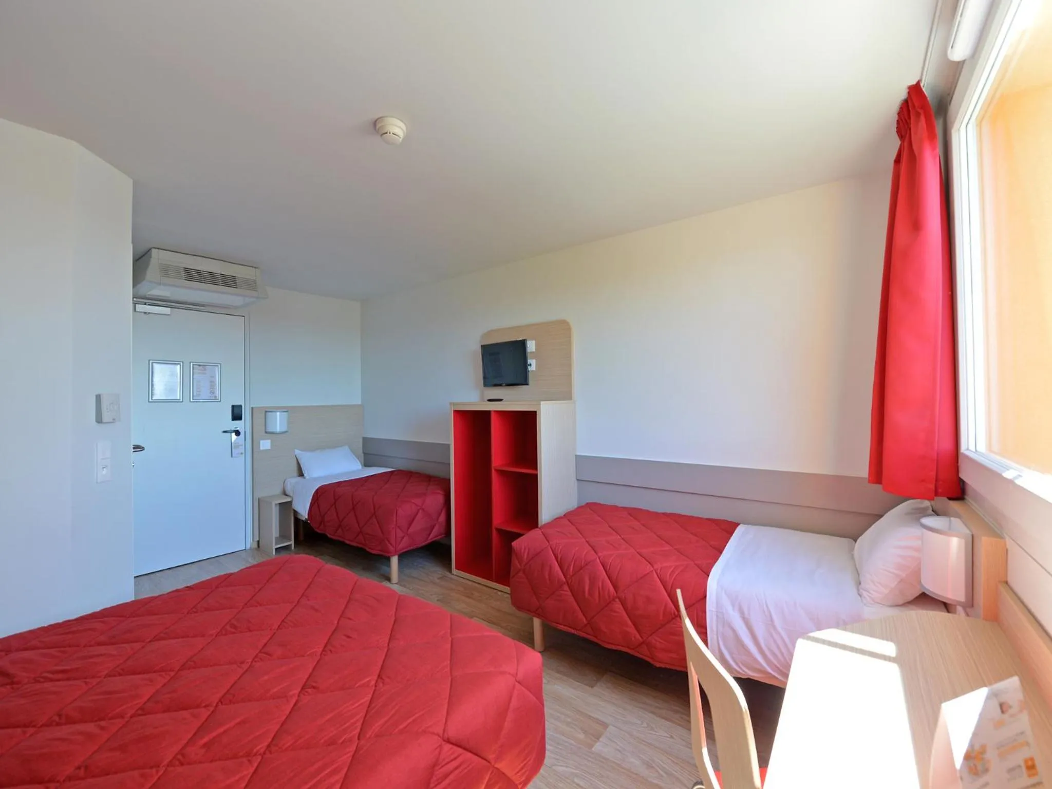 Bed in Premiere Classe Reims Nord - Bétheny