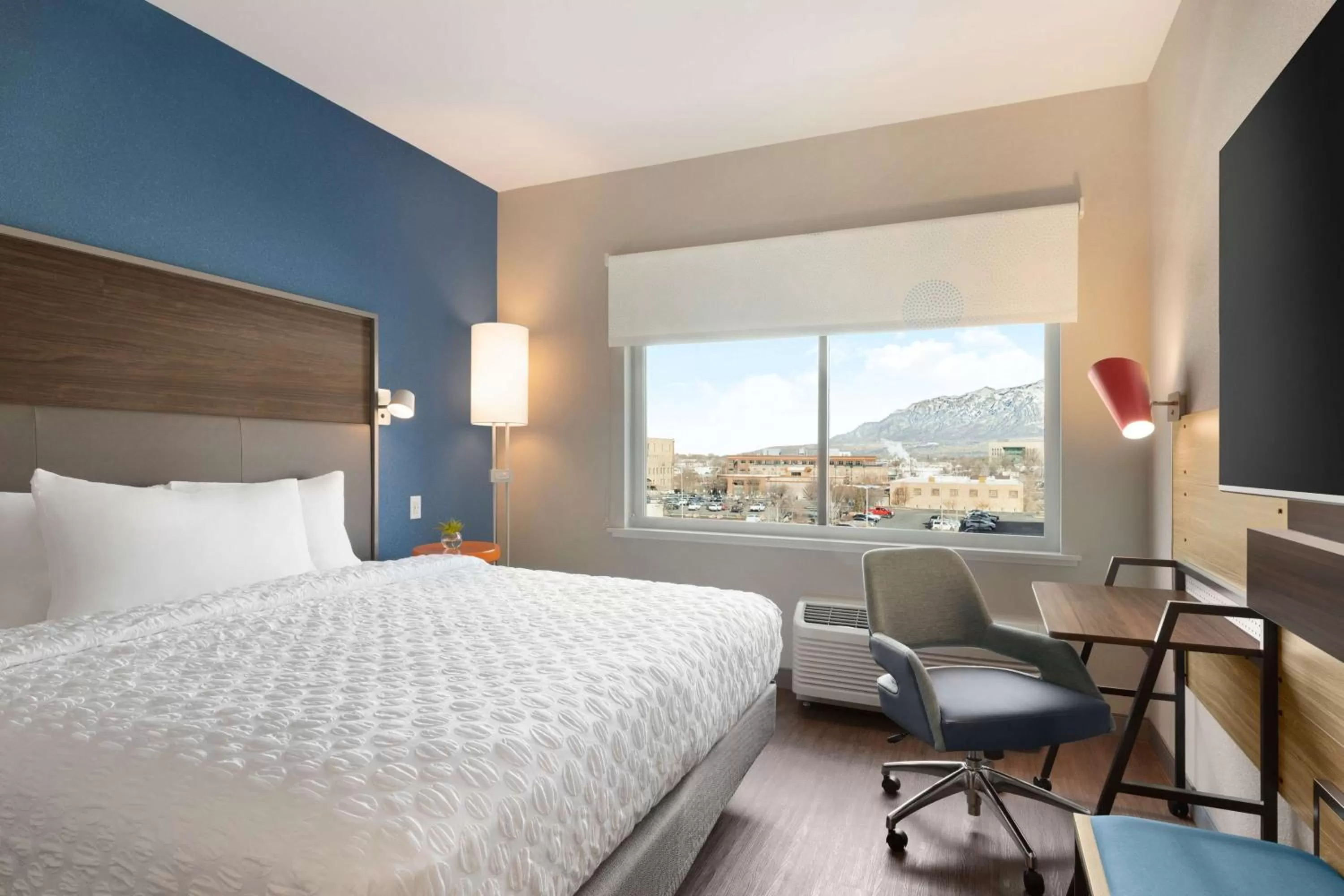 Bedroom, Bed in Tru By Hilton Ogden, Ut