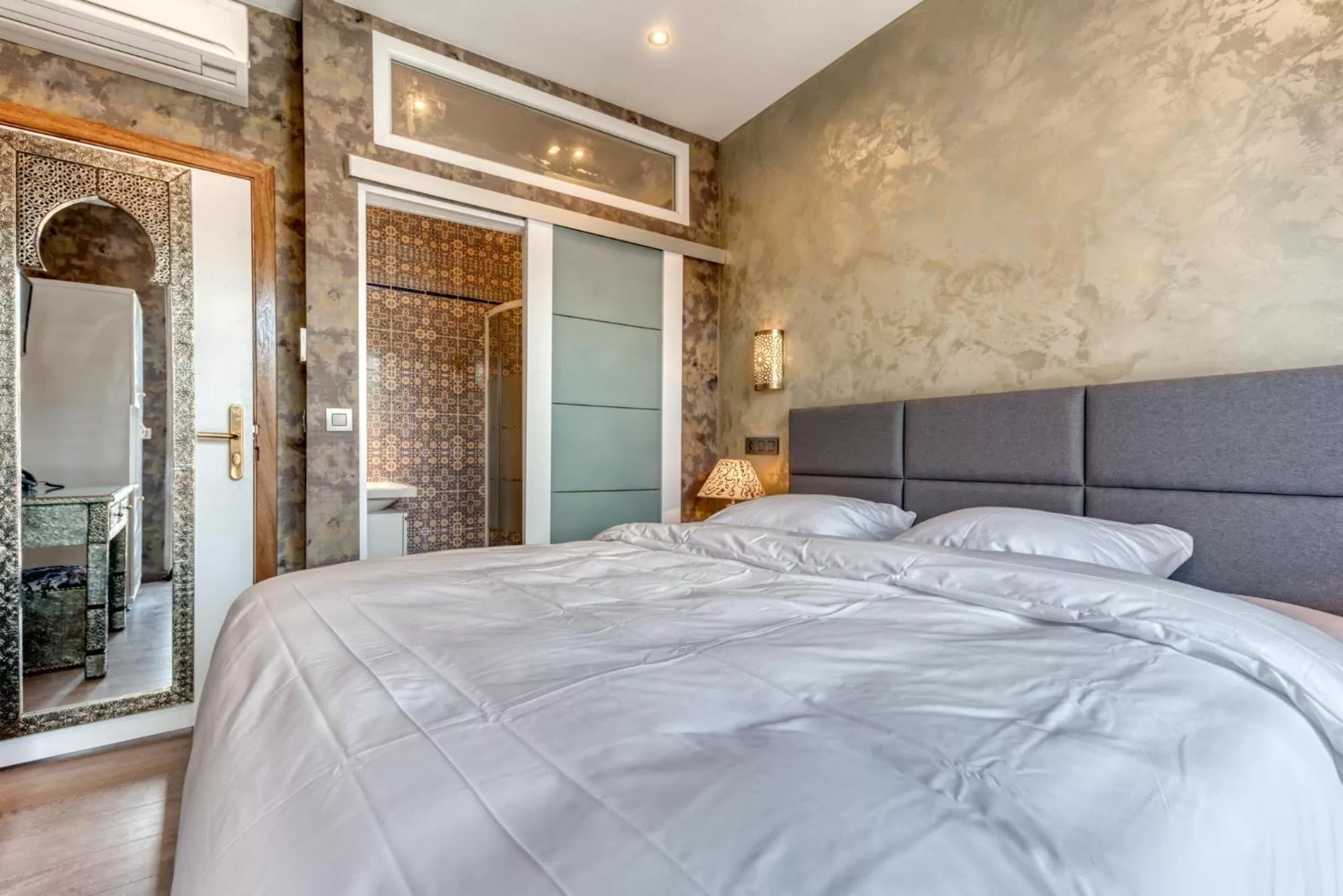 Bed in Ryad Mogador Liège