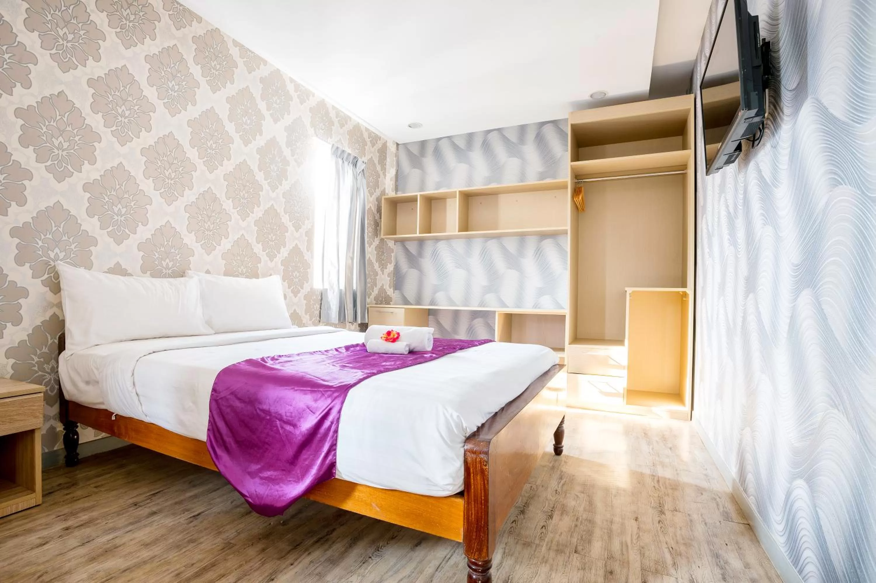 Photo of the whole room, Bed in White Residence Hotel & Apartment