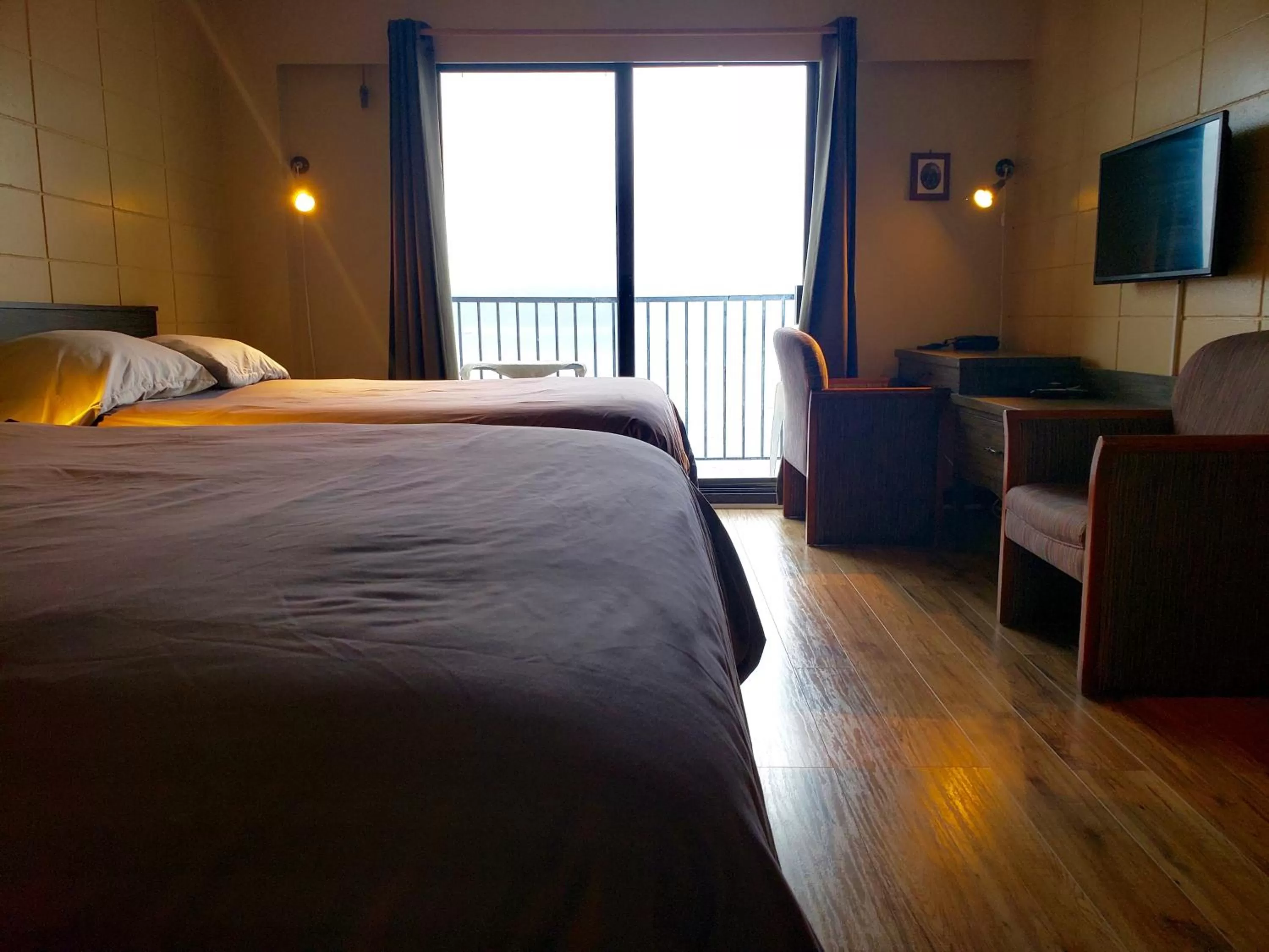 Bedroom, Bed in Above Tide Motel