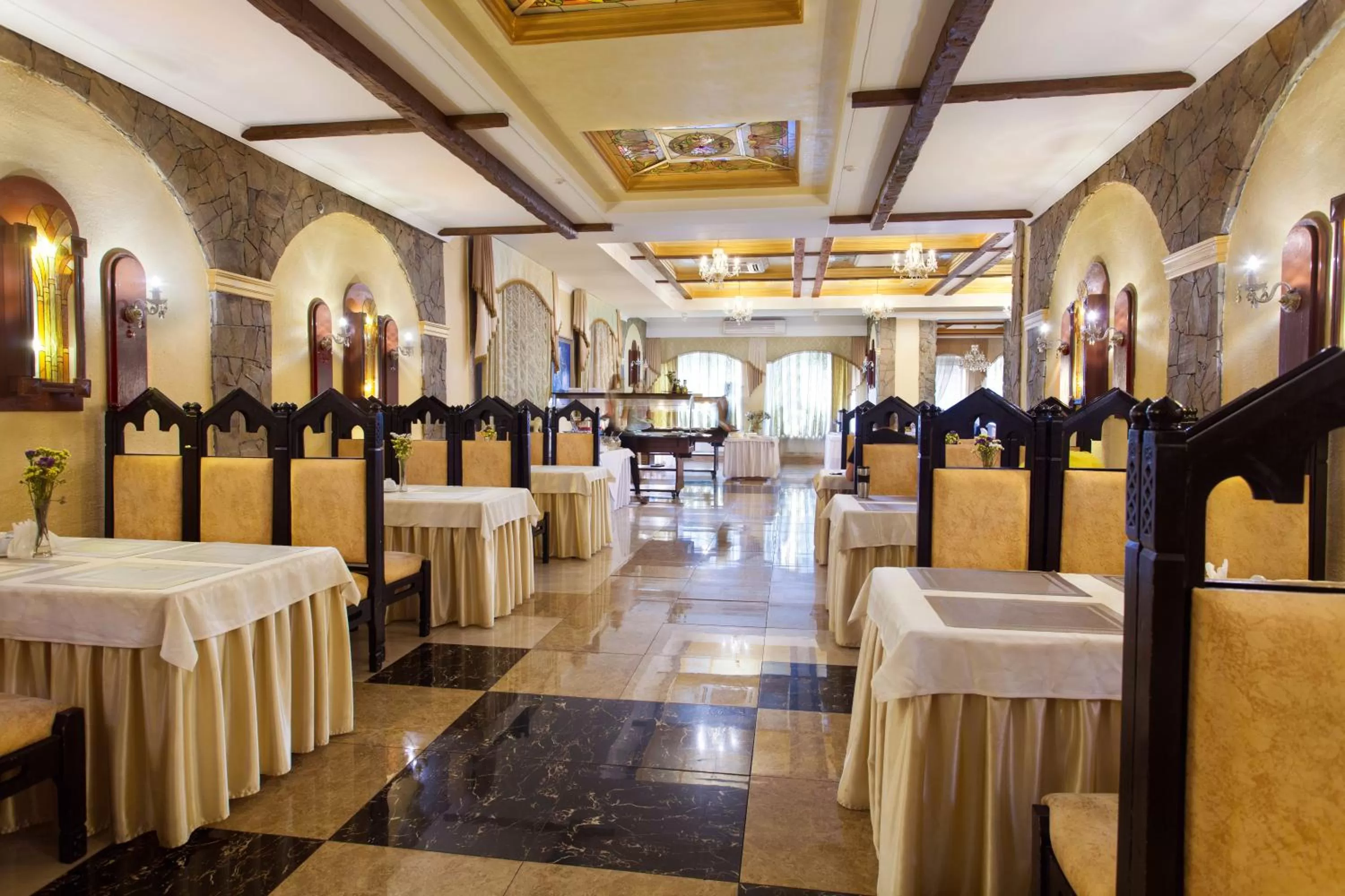Restaurant/places to eat in Conference Hotel Suputnyk