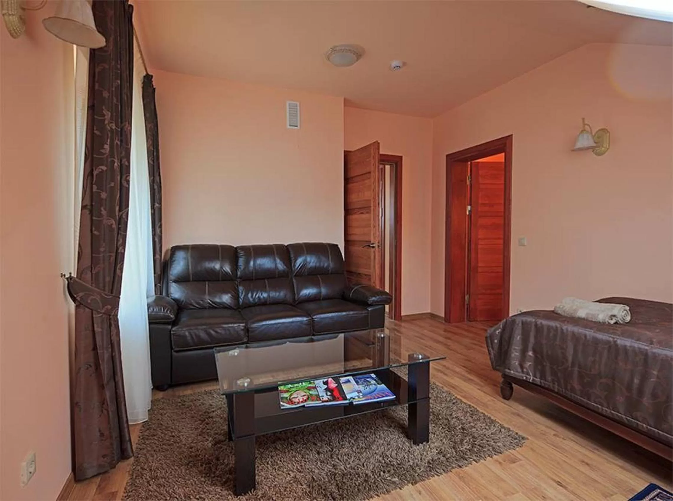 Photo of the whole room, Bed in El Arm El