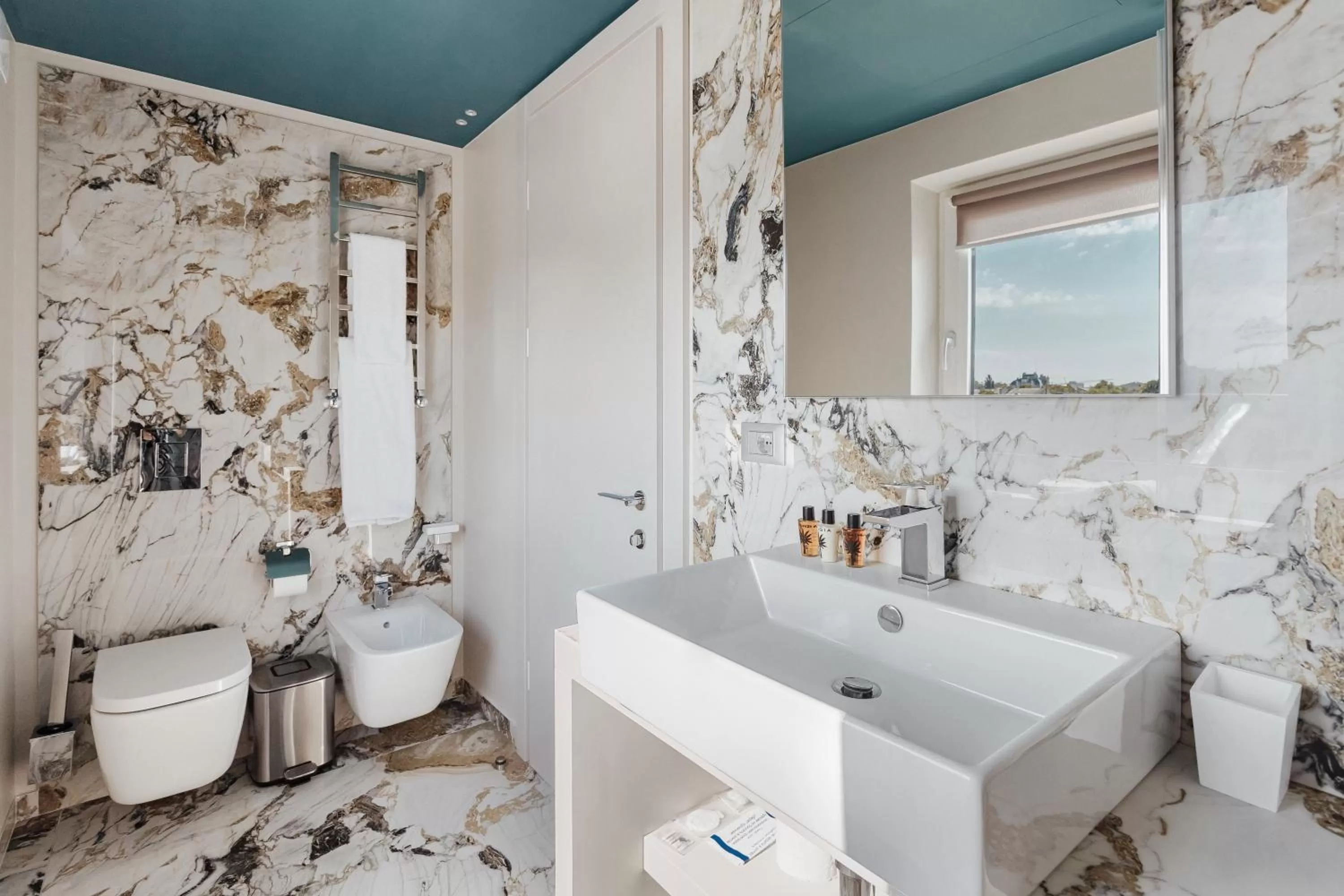 Toilet in Il Decameron Luxury Design Hotel