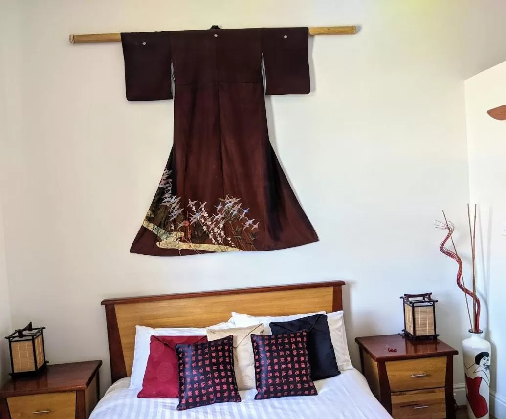 Bed in The Empire Hotel Deloraine