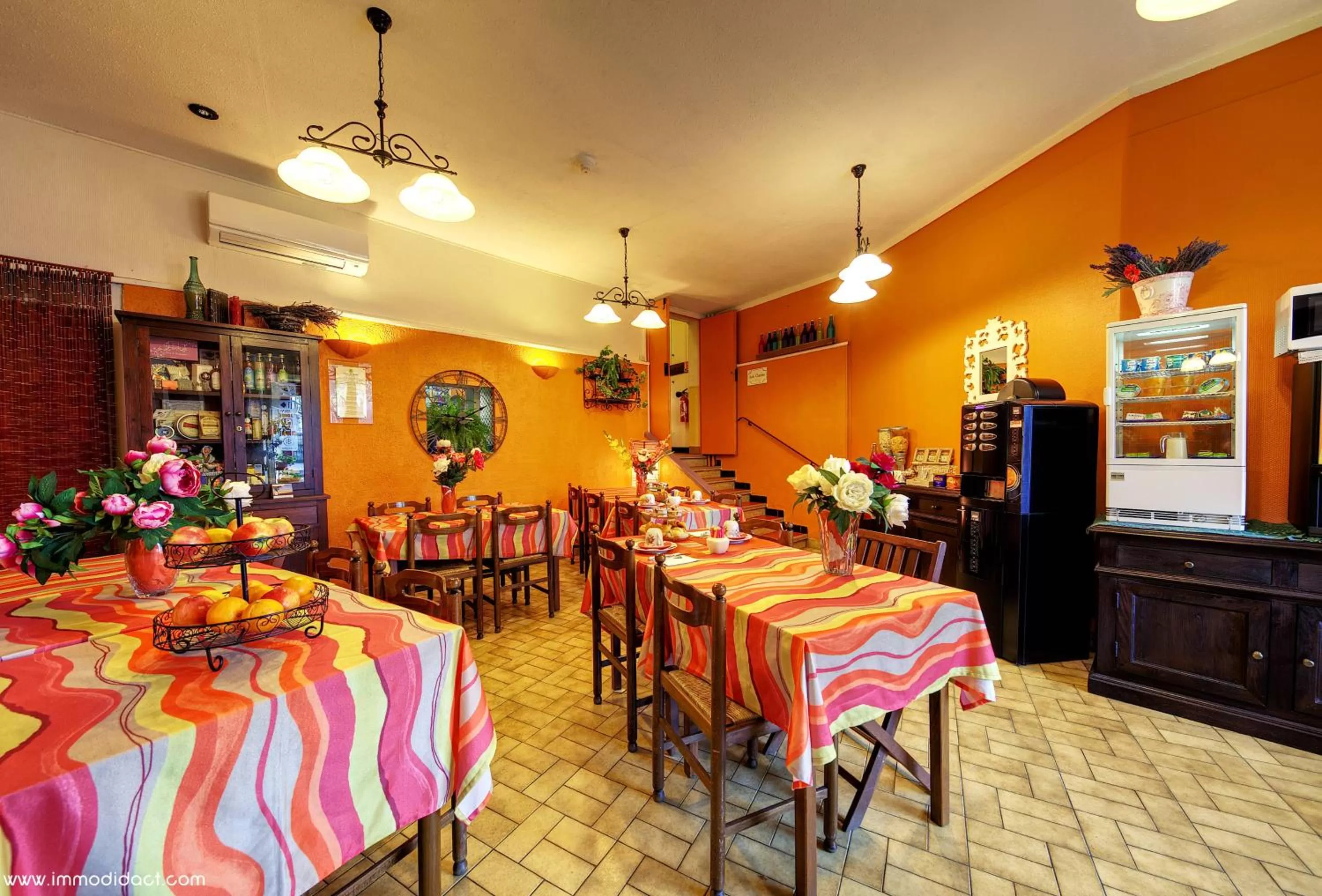 Lobby or reception in Logis hôtel du terreau