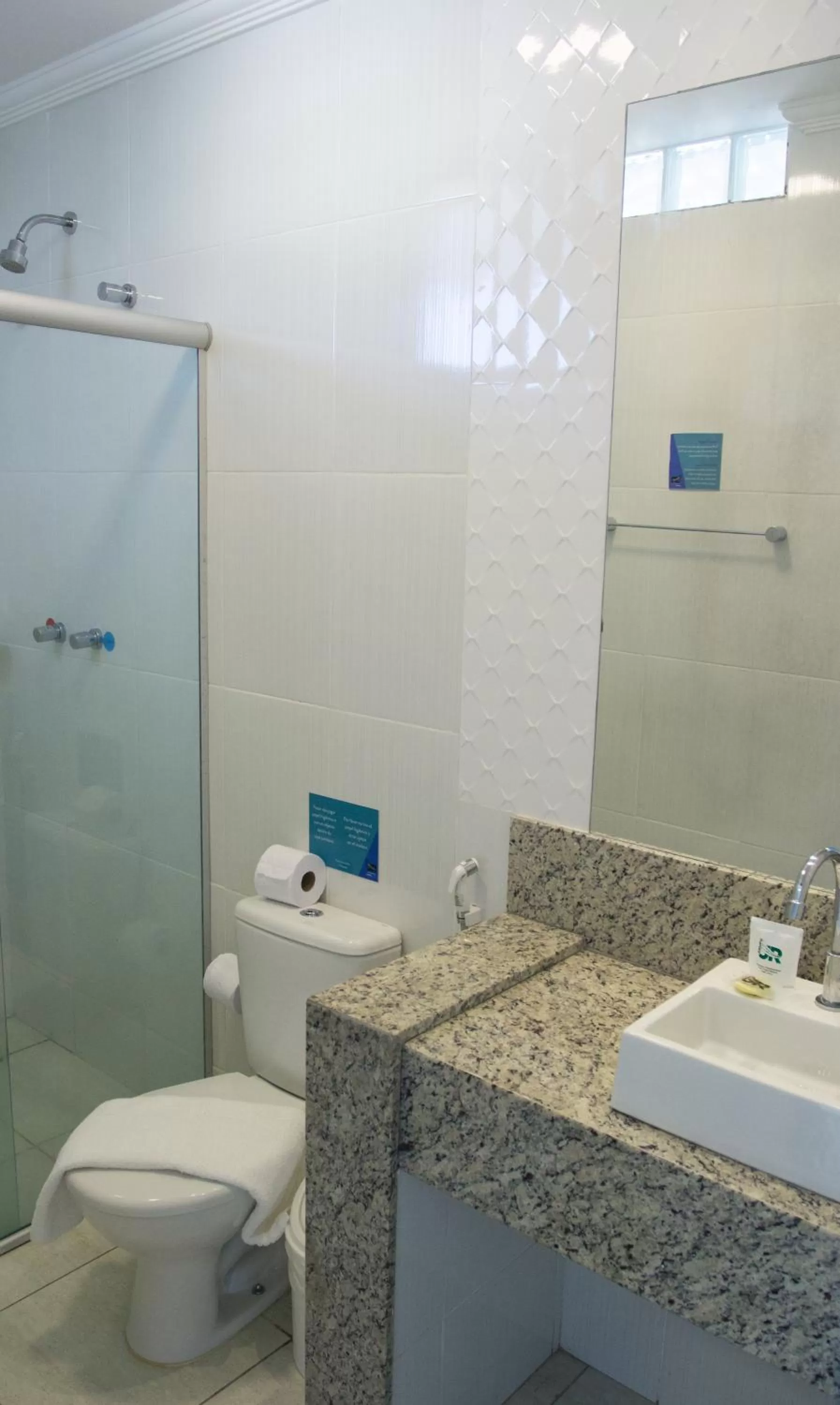 Bathroom in Porto Mar Hotel