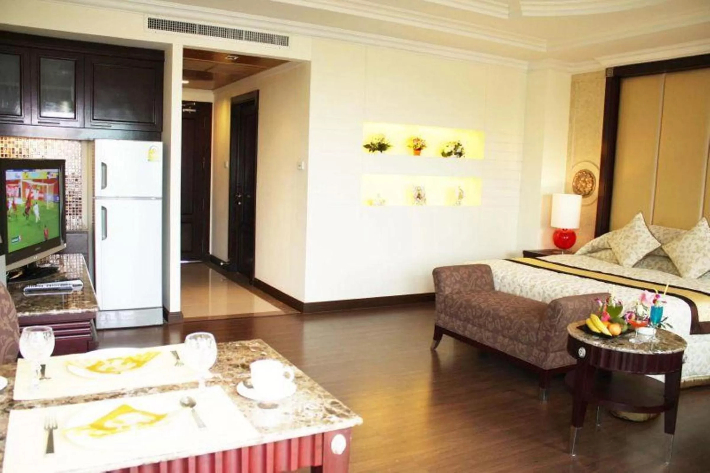 Photo of the whole room, Bed in LK Residence