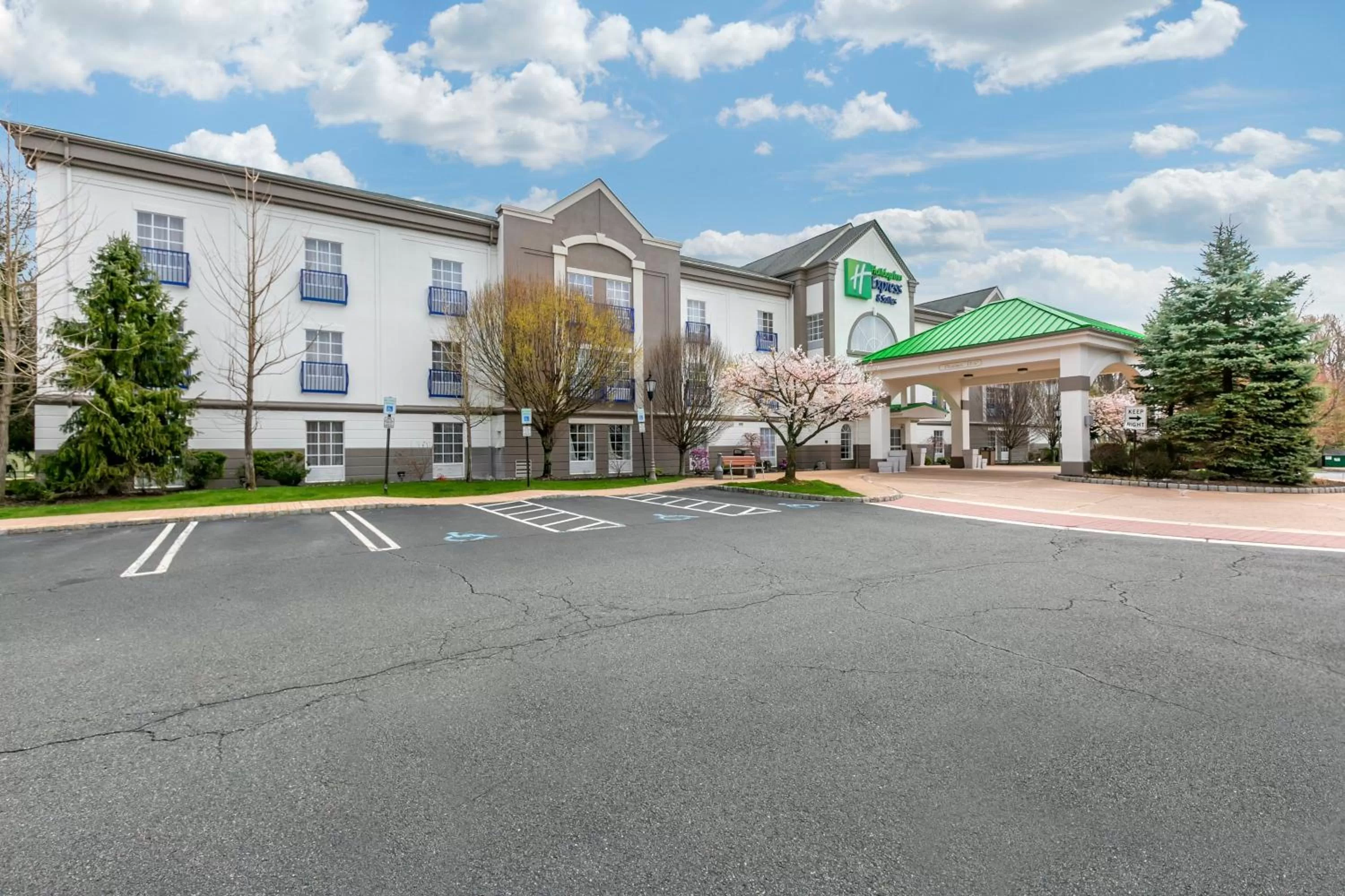 Property building in Holiday Inn Express Mount Arlington by IHG
