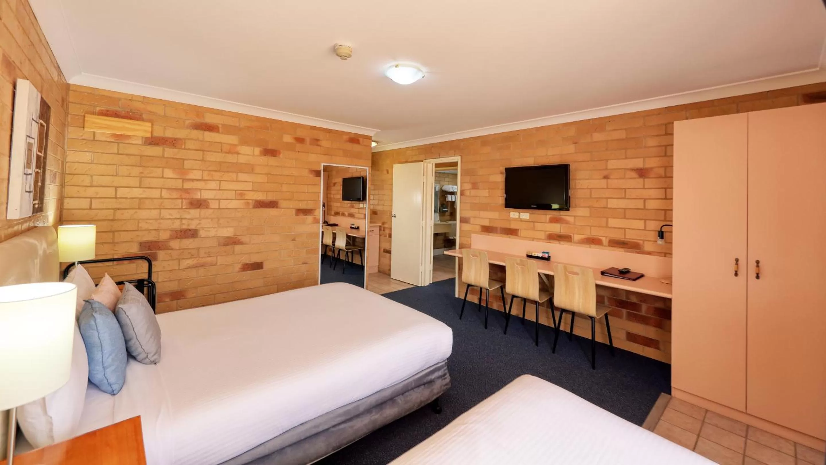 Bed in North Parkes Motel