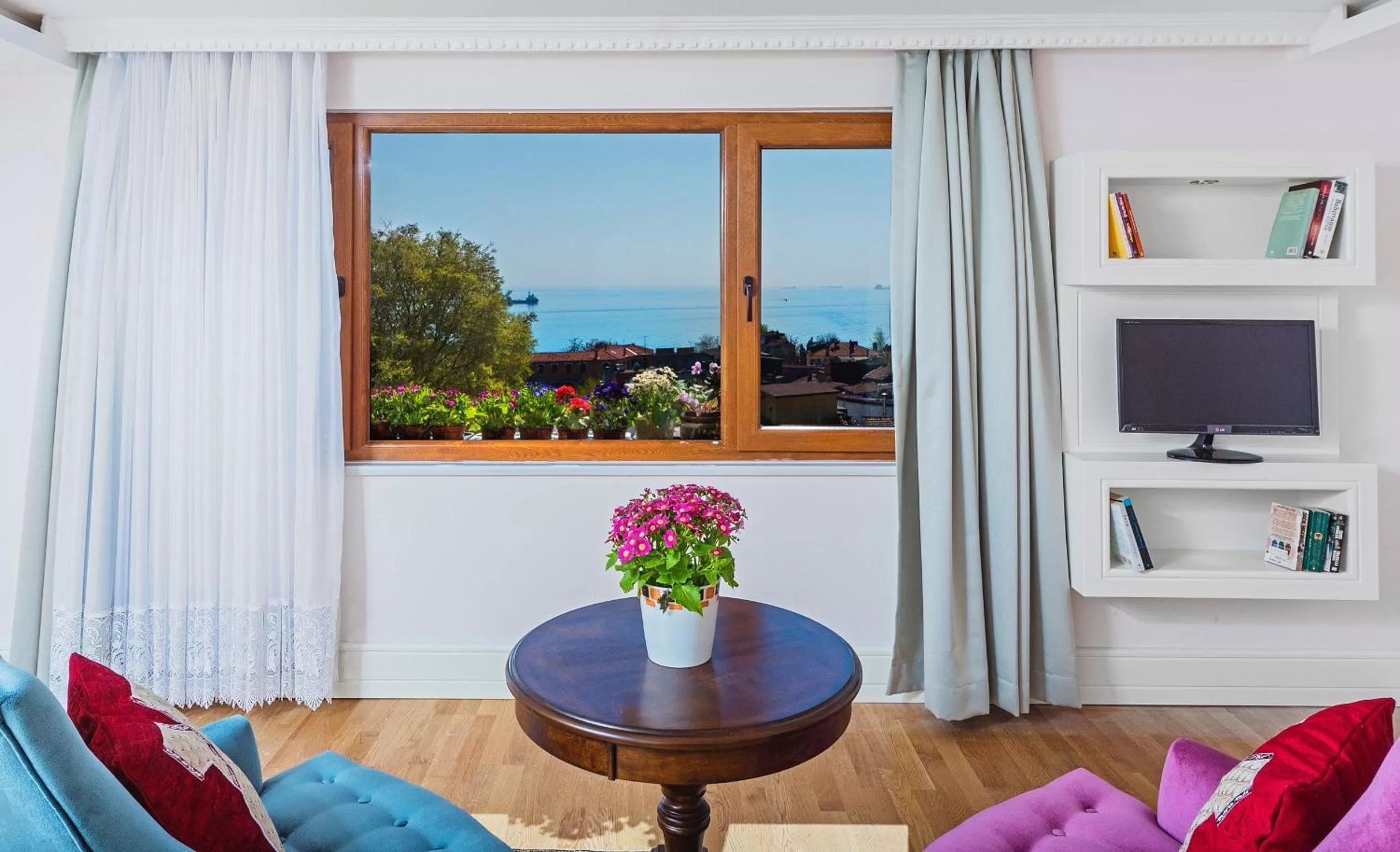 Seating area in Ada Hotel Istanbul