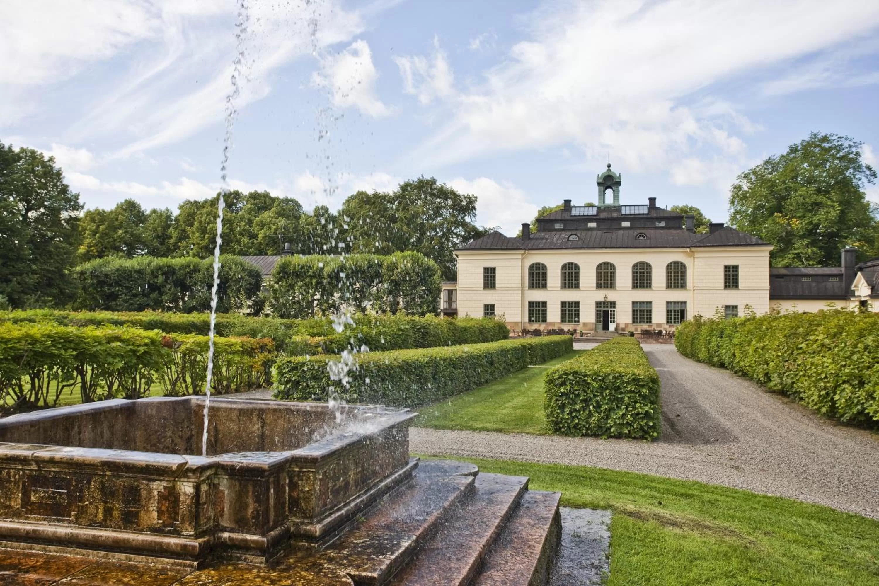 Facade/entrance in Näsby Slott