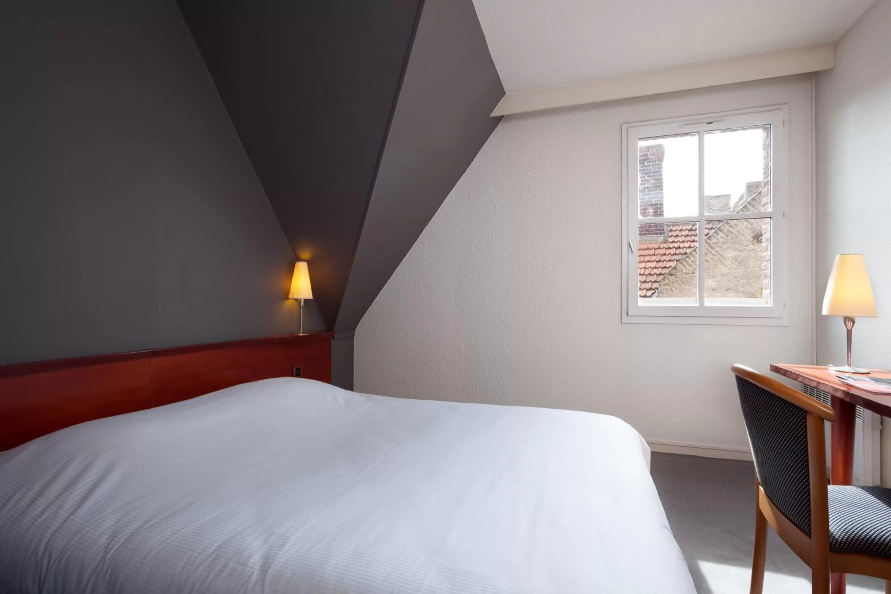 Double Room in Logis hôtel du Beffroi Gravelines Dunkerque