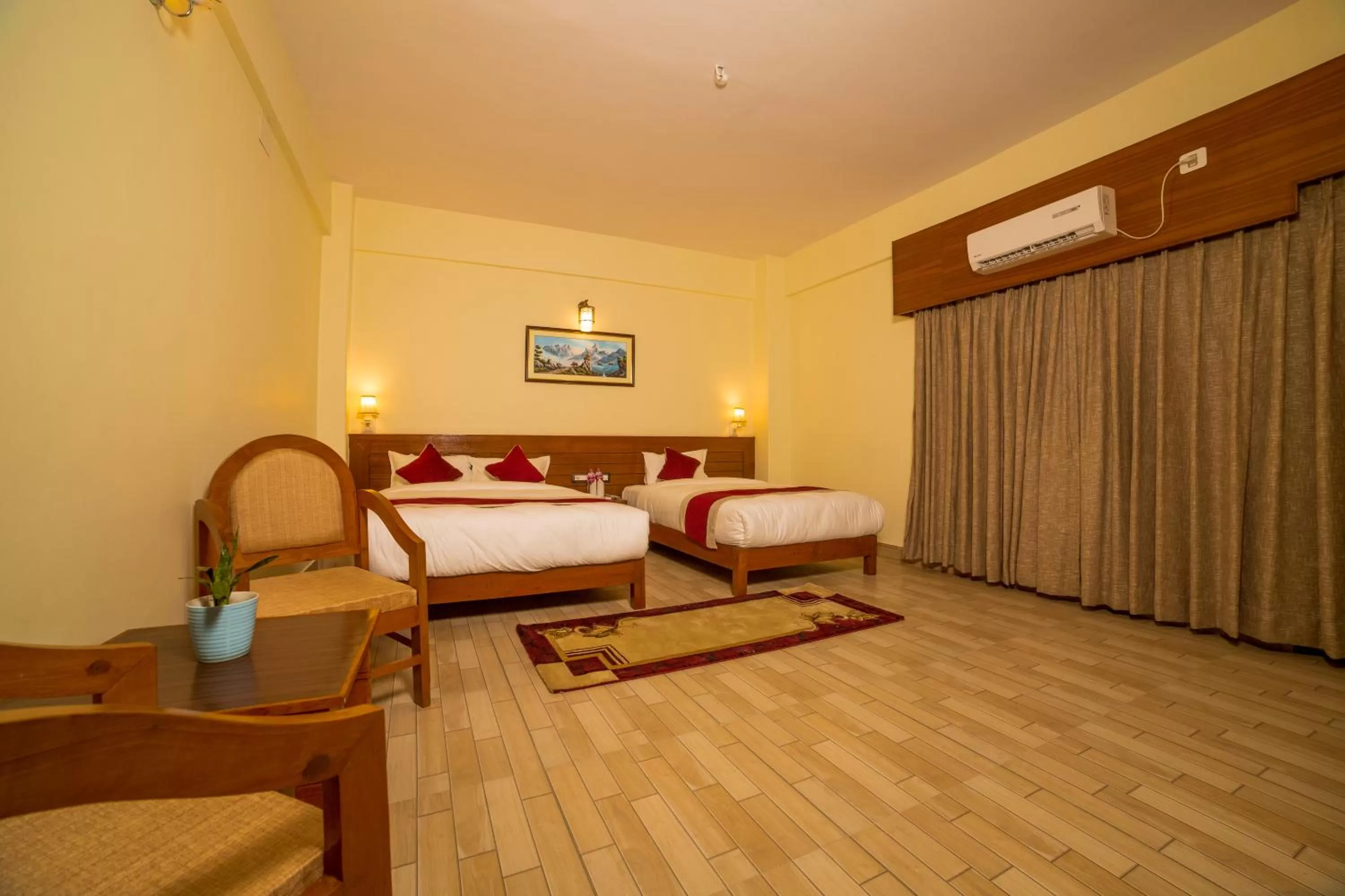 Photo of the whole room, Bed in Hotel Elegant