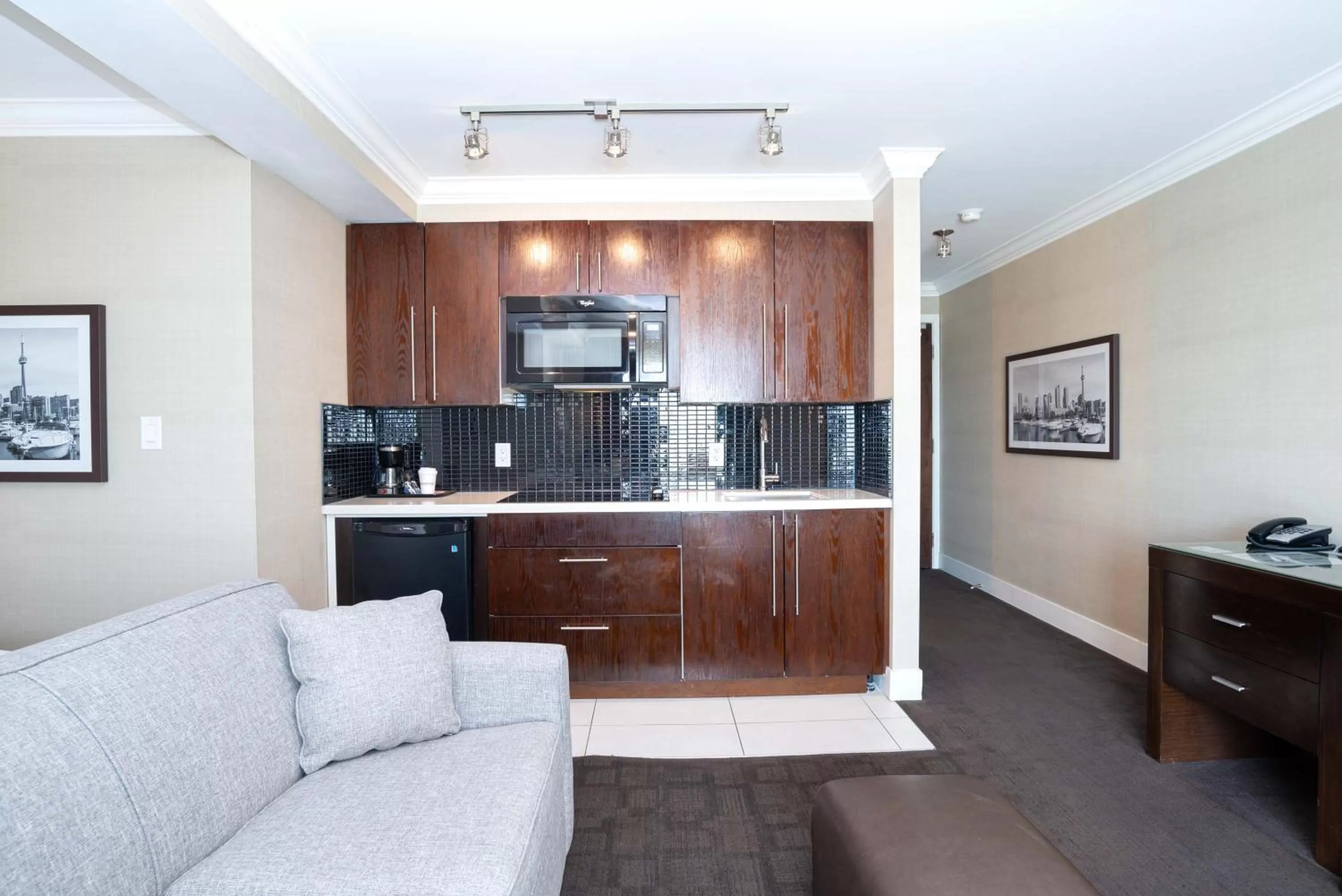 Kitchen or kitchenette in Sandman Hotel Oakville