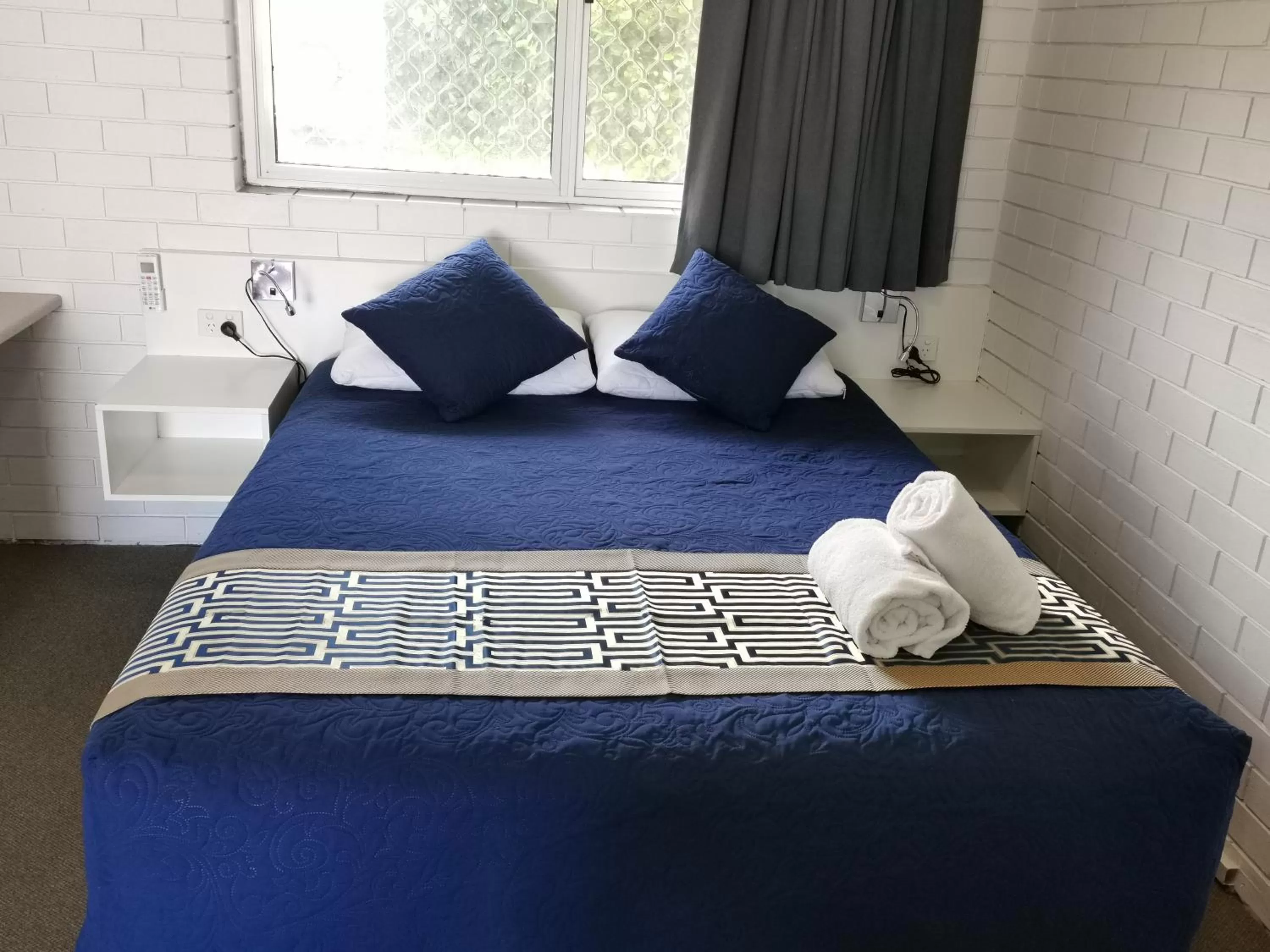 Bed in Leichhardt Motor Inn