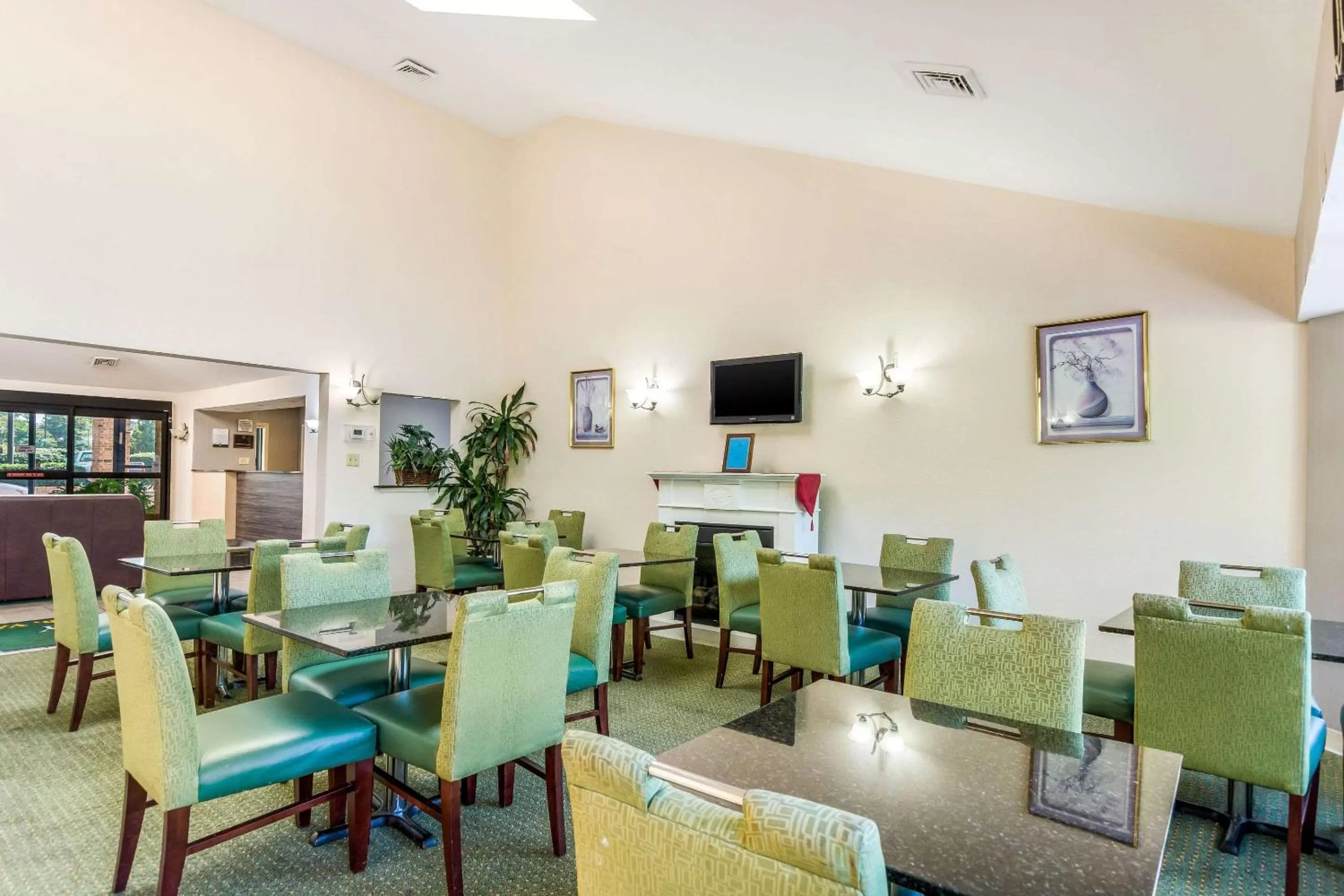 Restaurant/places to eat in Quality Inn Petersburg Fort Lee Area