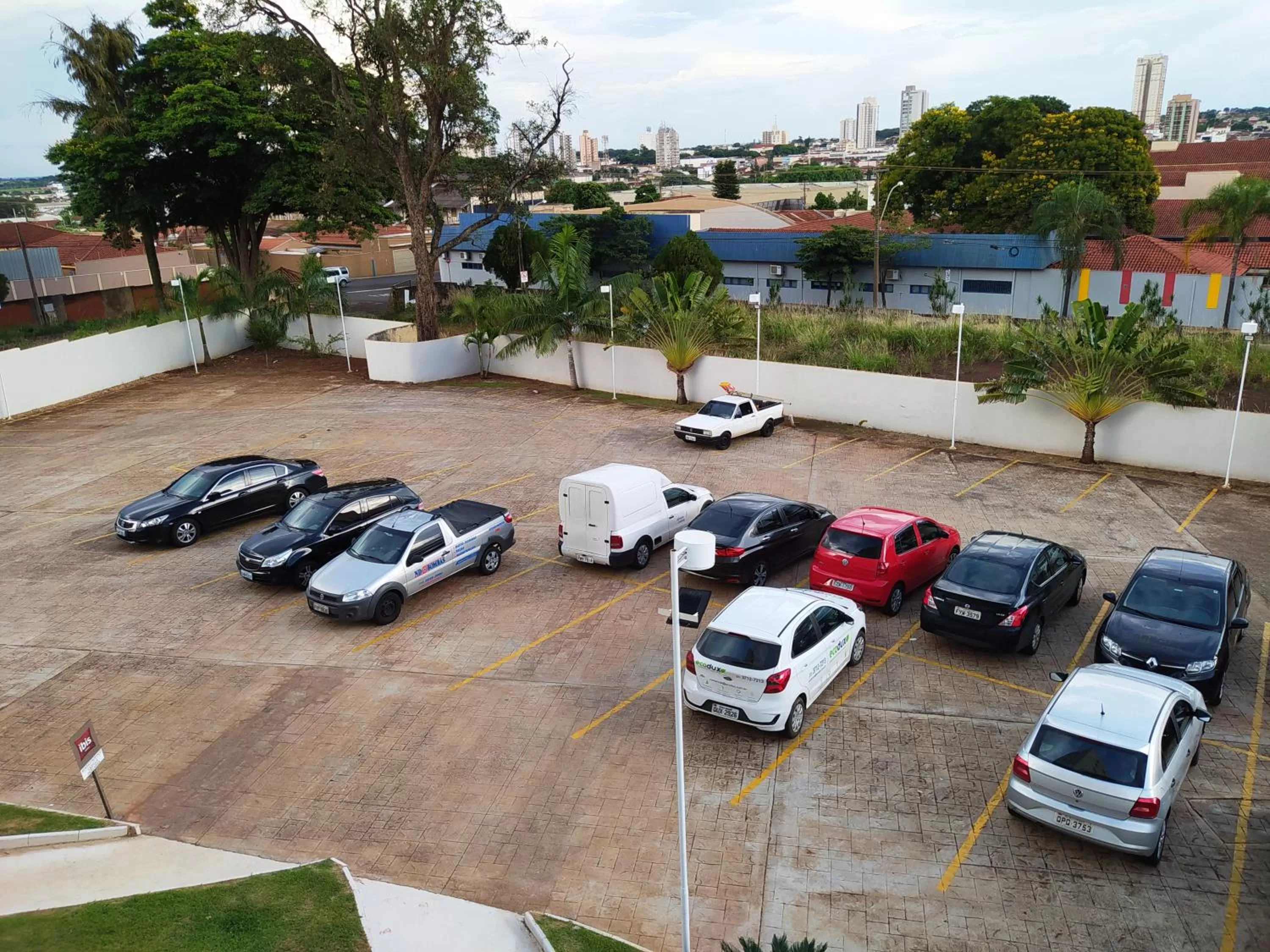 Parking in Ibis Sertaozinho