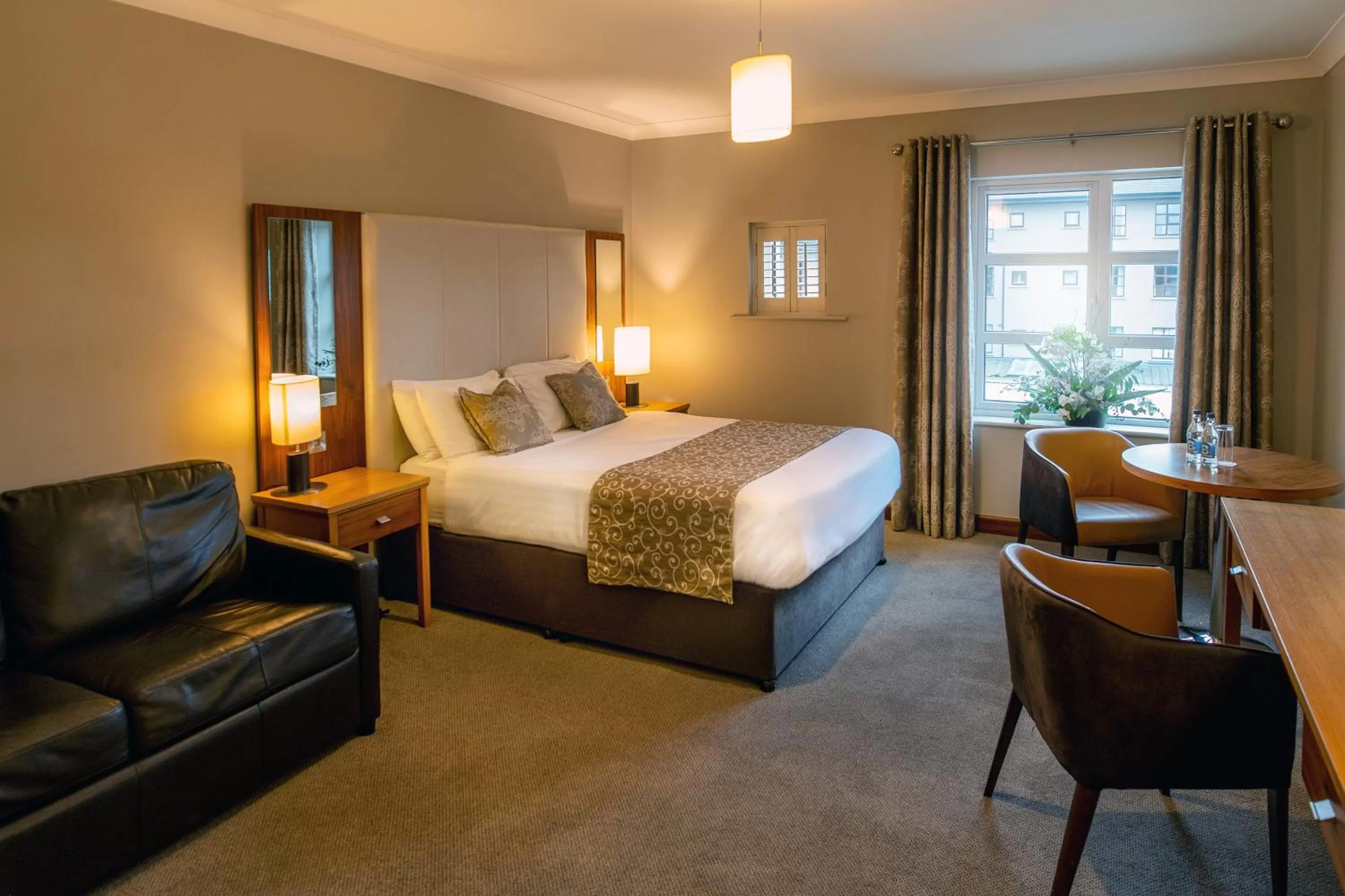 Single Room in Riverside Park Hotel