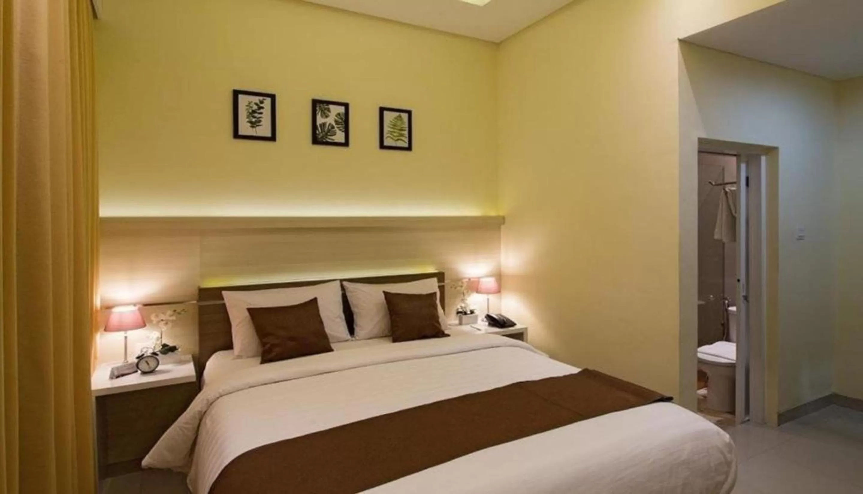 Photo of the whole room, Bed in The Xotic Jimbaran Bali