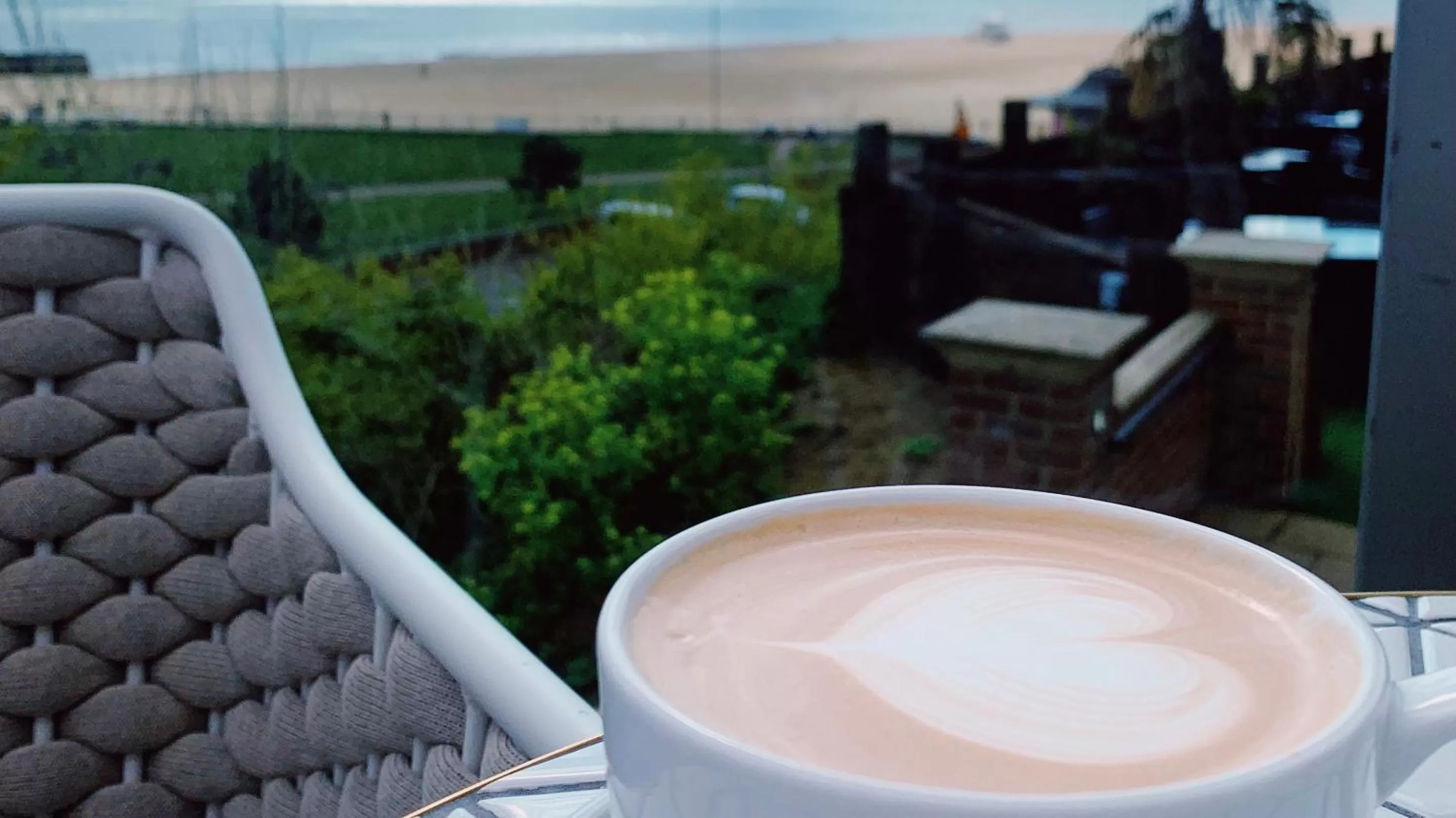 Coffee/tea facilities in Cliff Hotel