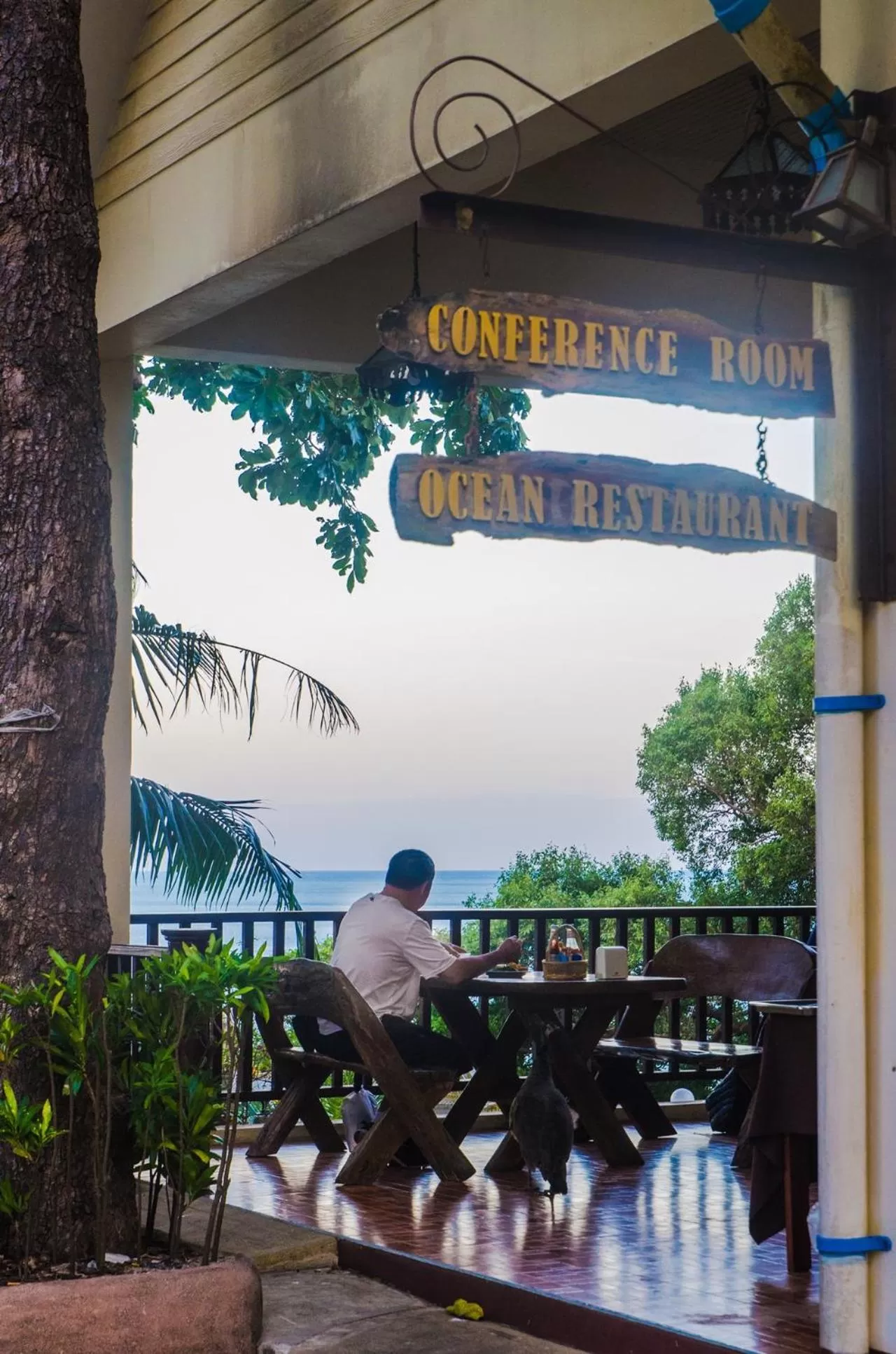 Restaurant/places to eat in Chang Cliff Resort