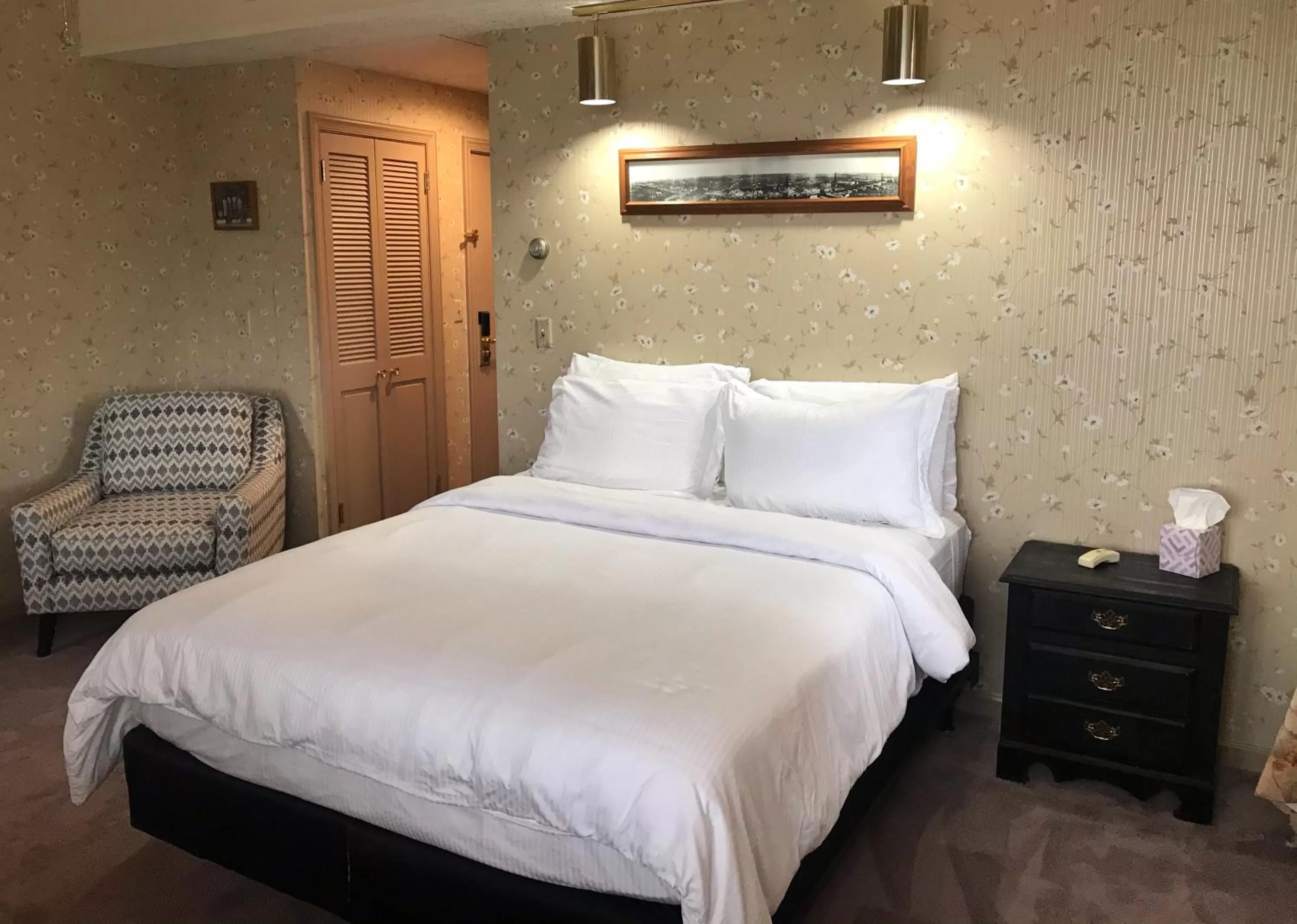 Bed in Hotel Phillips