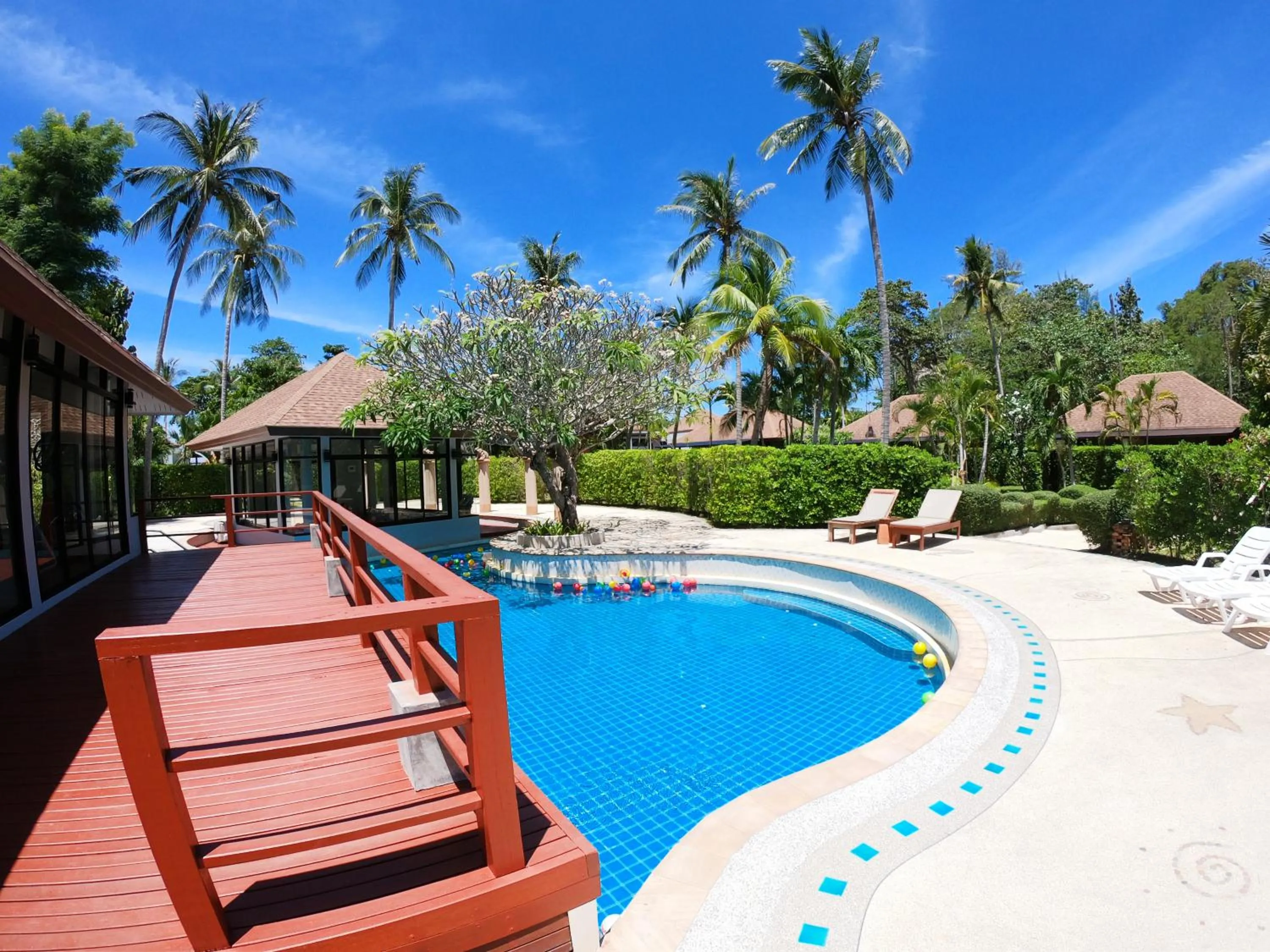 Swimming pool in Lanta Sand Resort & Spa