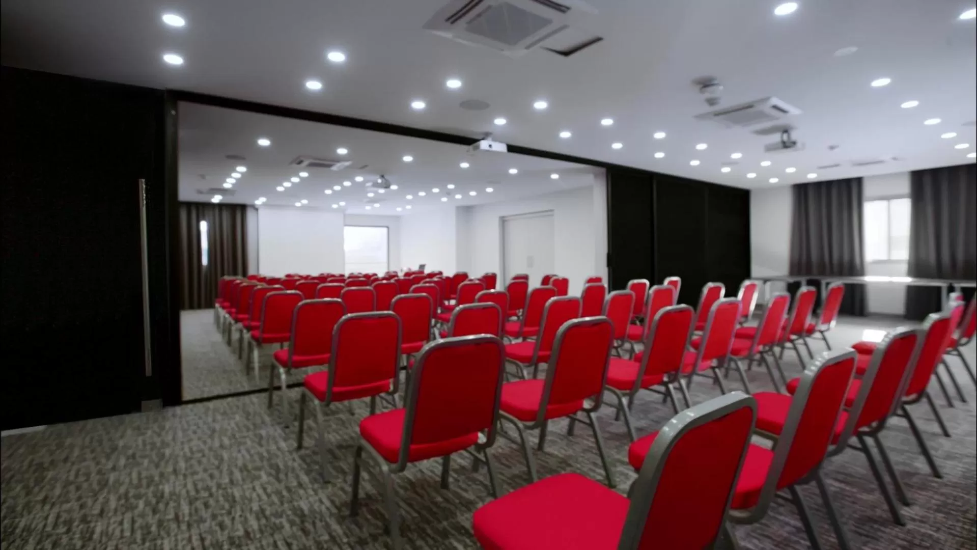 Business facilities in Hotel De Ville