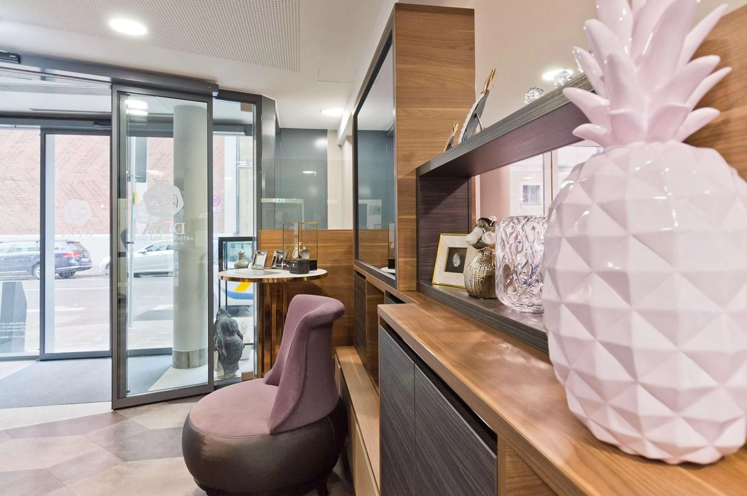 Lobby or reception in elaya hotel munich city