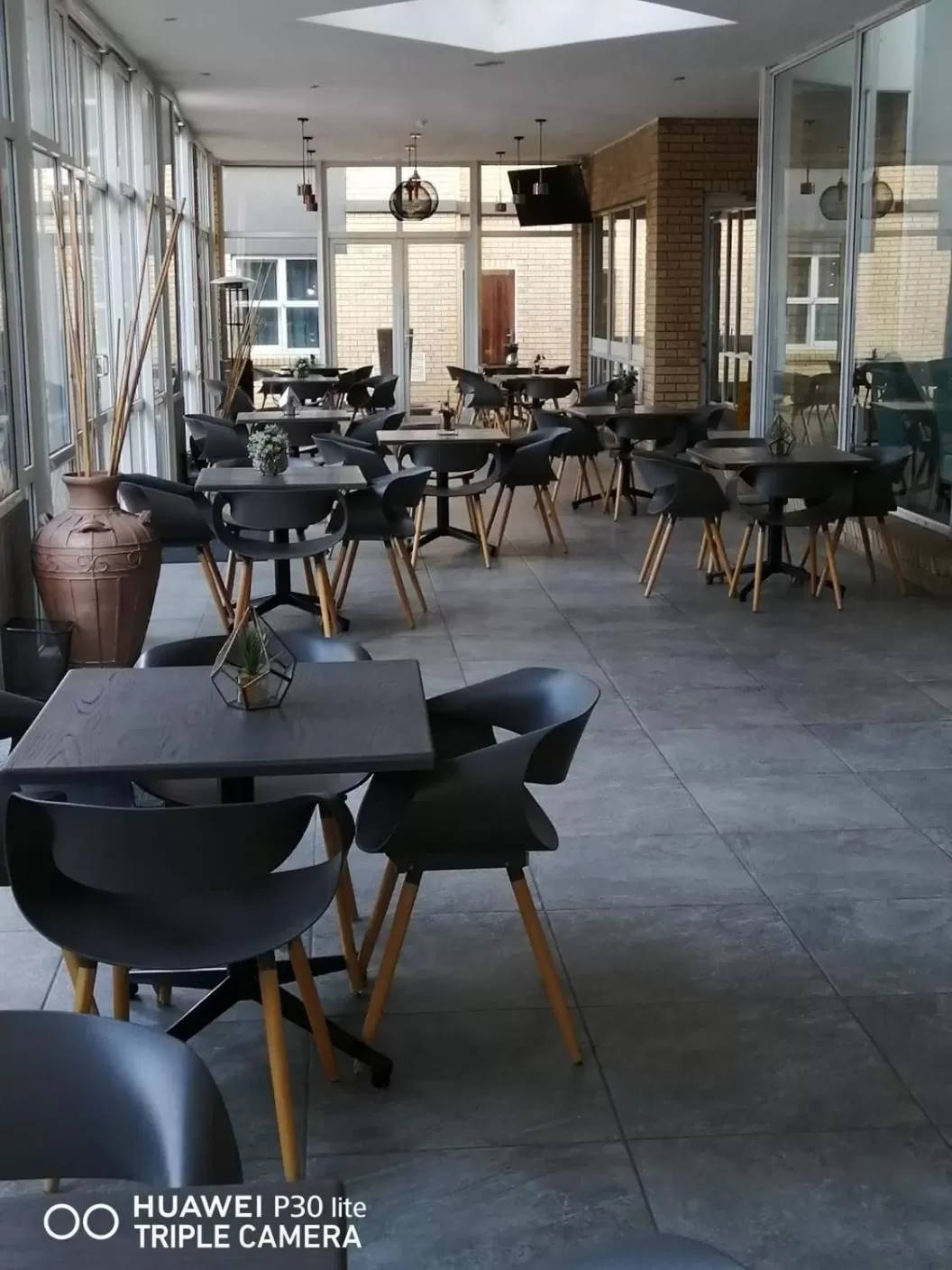 Restaurant/places to eat in Holiday Inn Johannesburg OR Tambo Airport Hotel by IHG