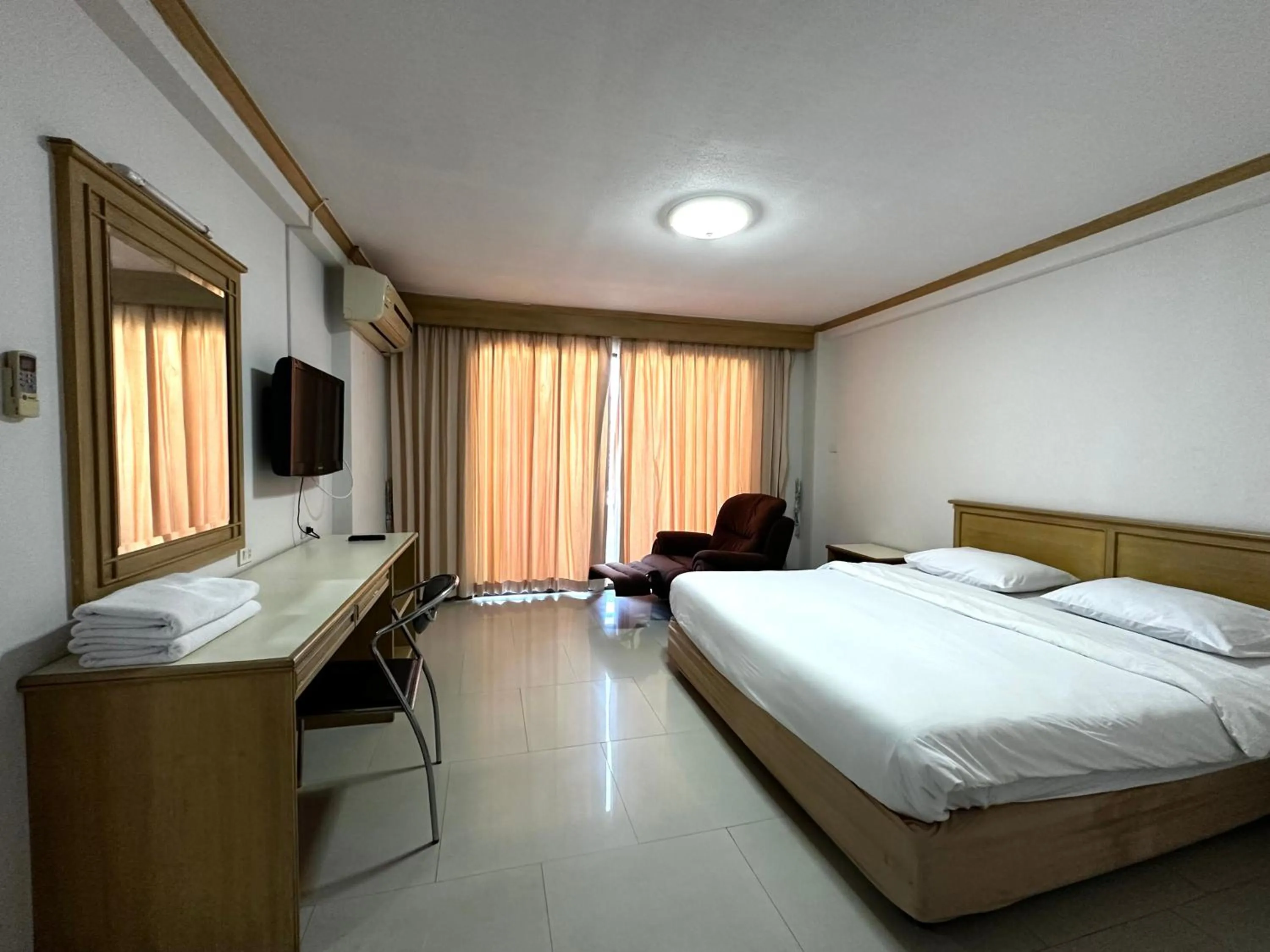 Bed in Garden Paradise