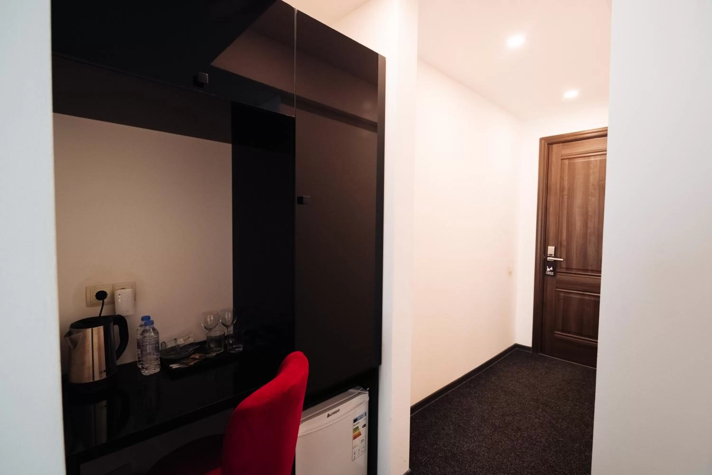 Coffee/tea facilities in Royal Plaza Hotel