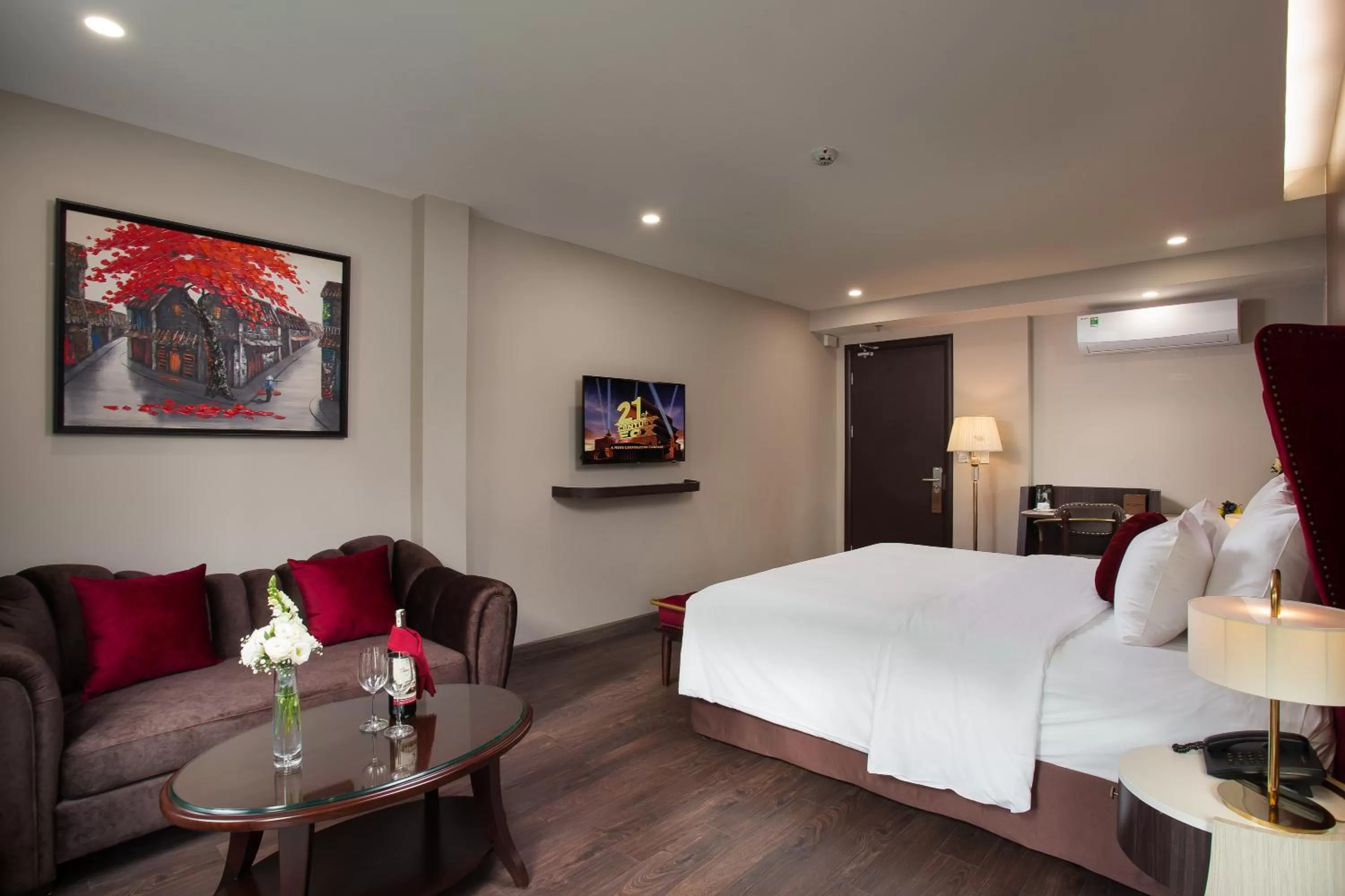 Seating area, Bed in Hanoi L'Heritage Diamond Hotel & Spa