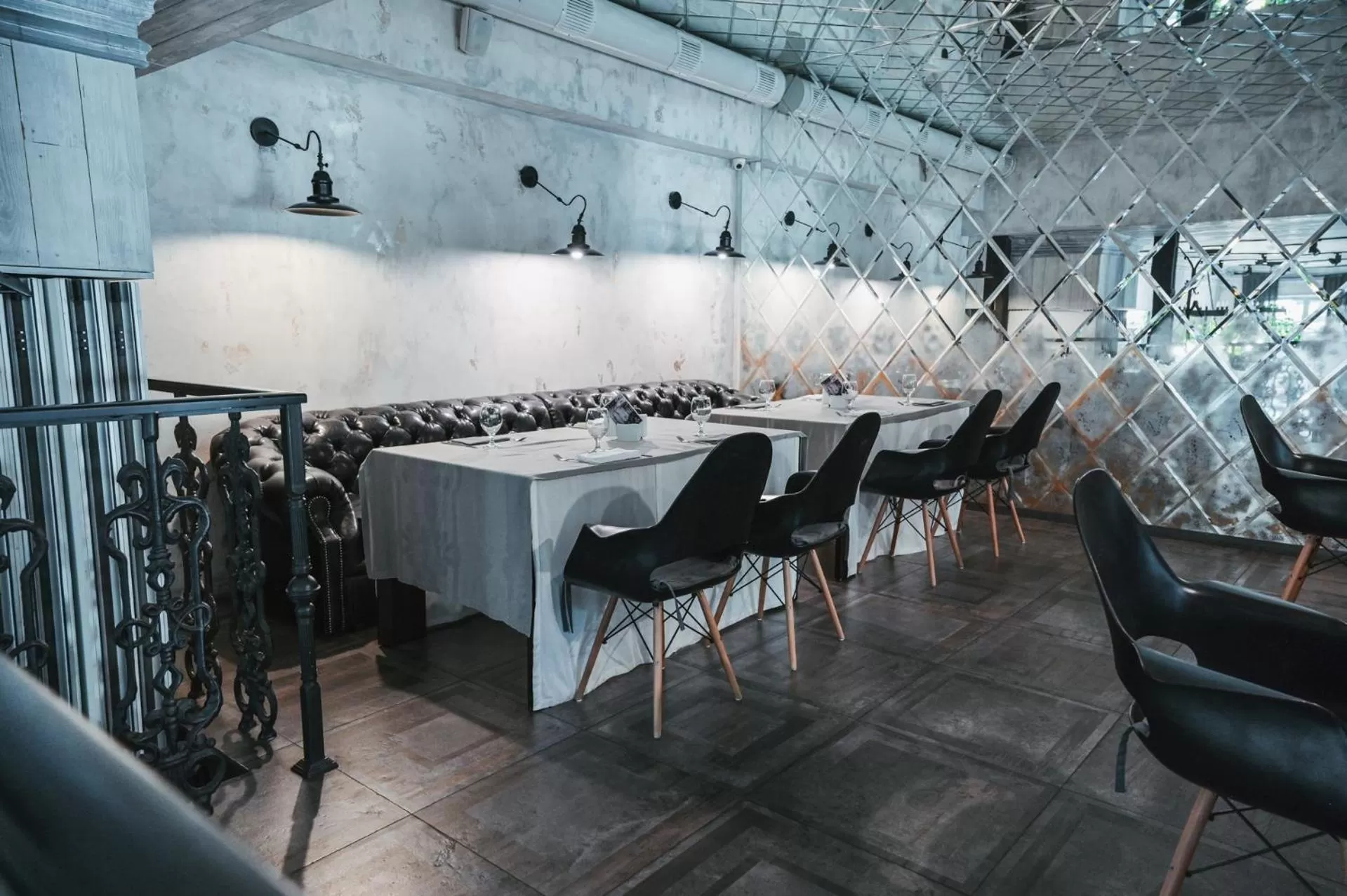 Restaurant/places to eat in Alexandrovskiy Hotel