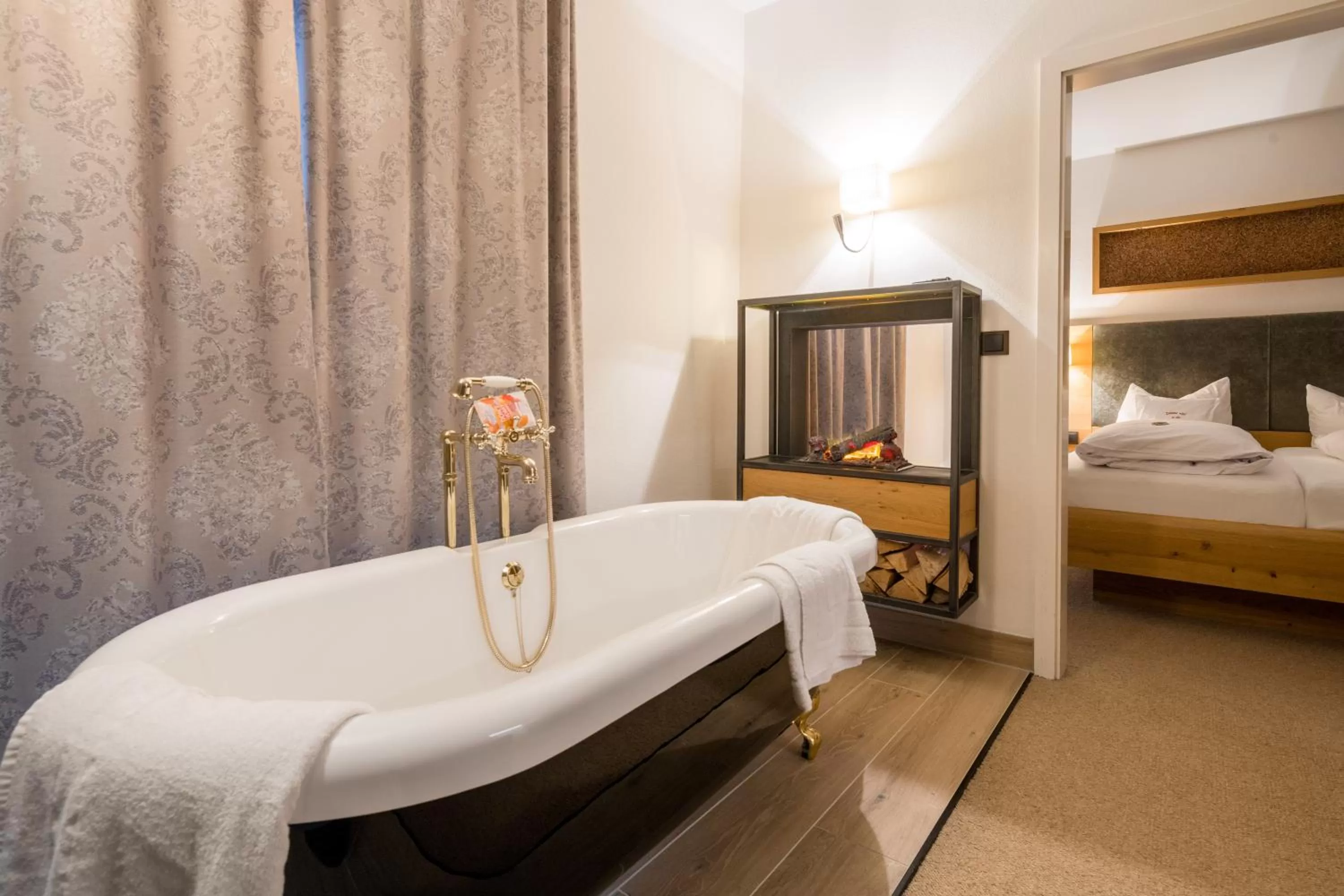 Photo of the whole room, Bed in Hotel Hartl's Lindenmühle