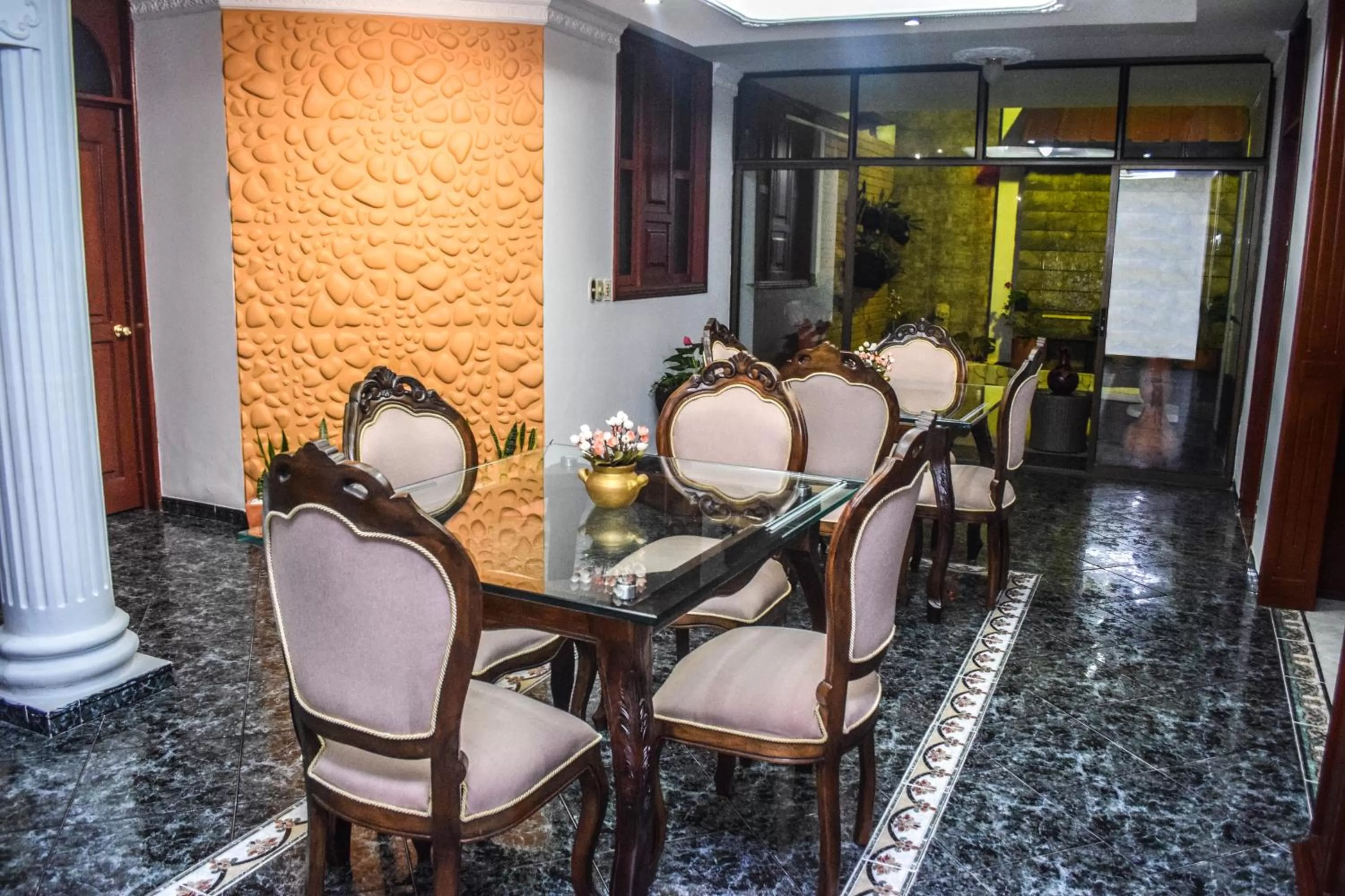 Dining area in Samalá Casa Hotel