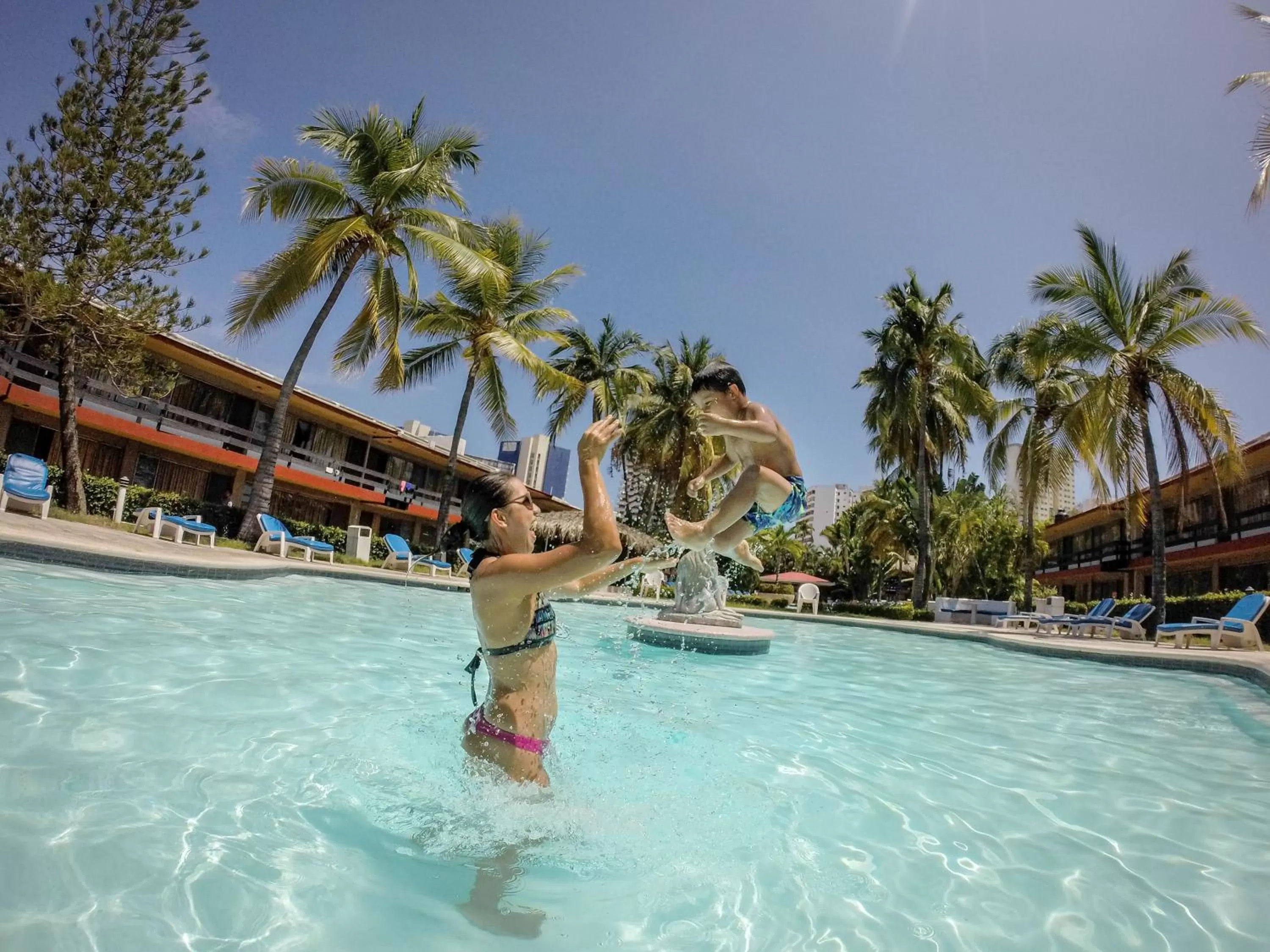 Pool view in Hotel Bali-Hai Acapulco