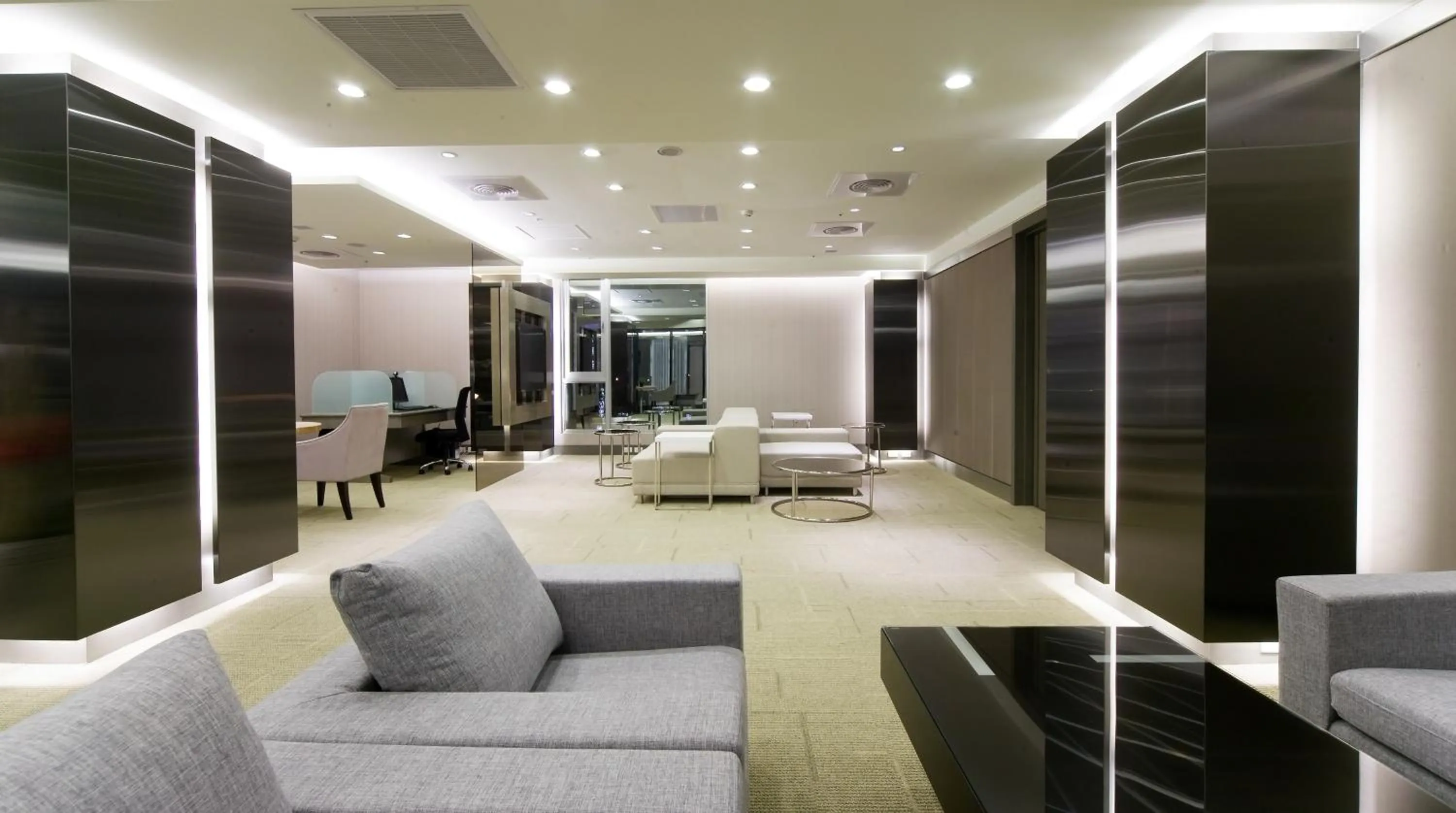 Meeting/conference room in Urban Hotel33