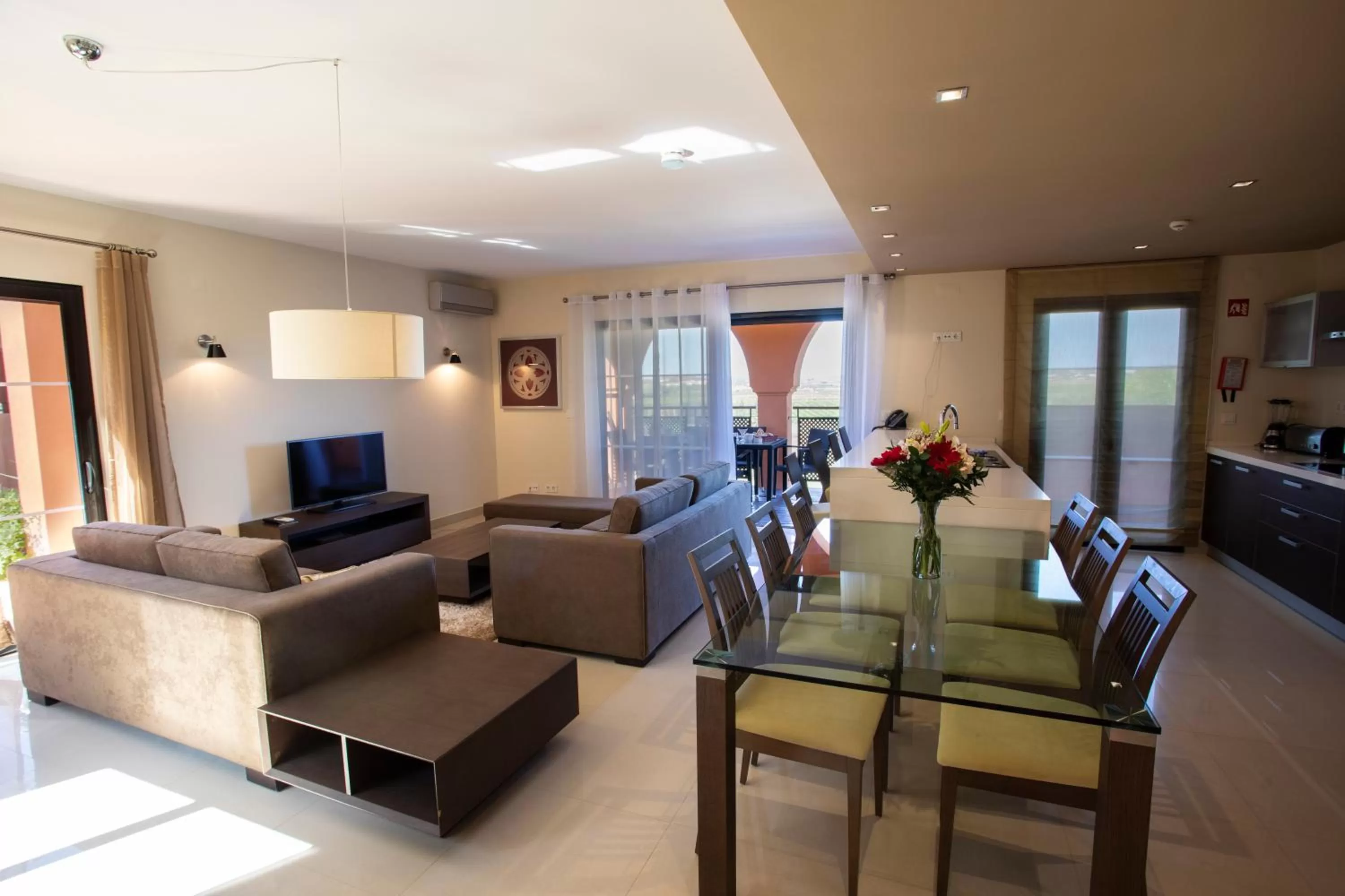 Dining area in Amendoeira Golf Resort