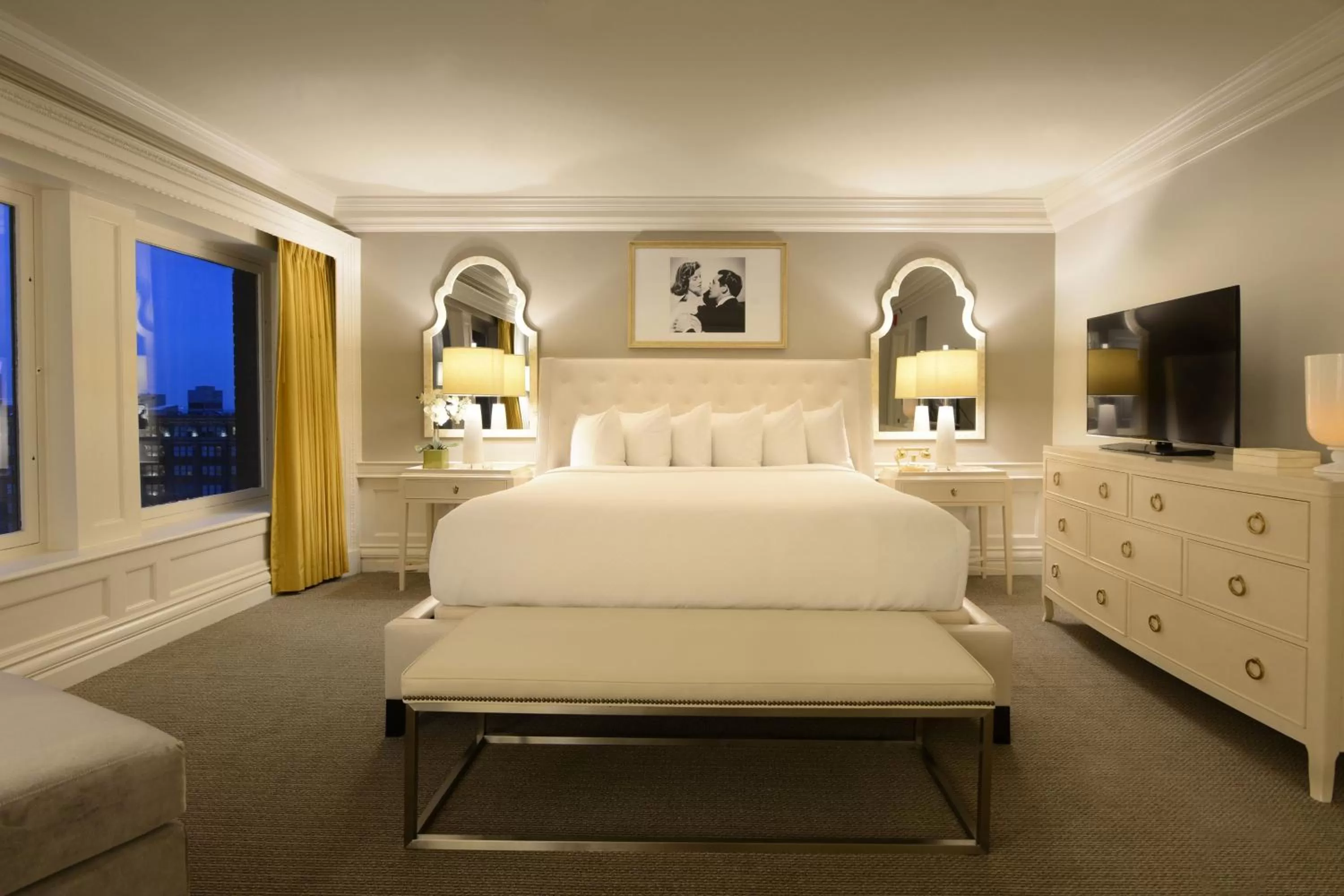 Bedroom, Bed in Magnolia Hotel St. Louis, a Tribute Portfolio Hotel